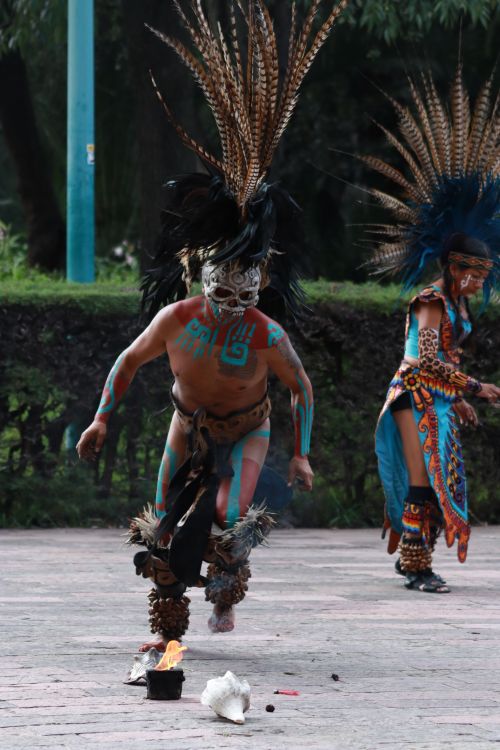 Free A captivating Aztec dance ritual in Chapultepec, Mexico showcasing traditional costumes and cultural heritage. Stock Photo