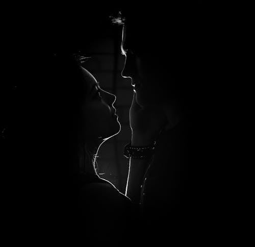 Darmowe zdjęcie z galerii z ciemny, czarny i biały, monochromatyczny