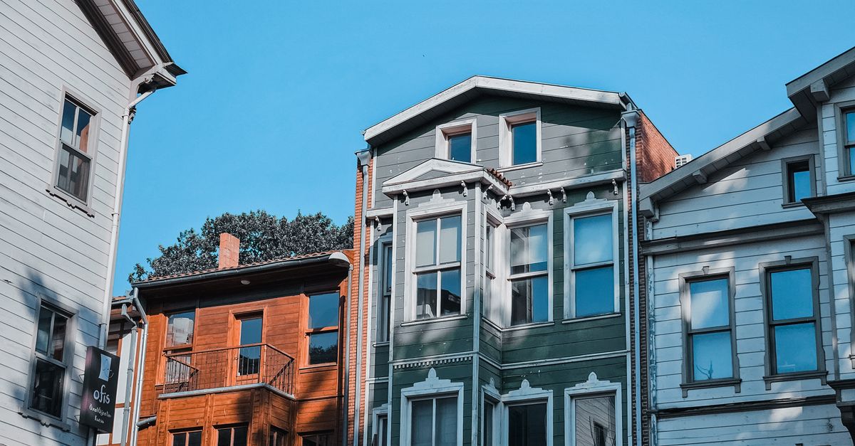 Exploring charming historic architecture in Istanbul under the clear blue sky.