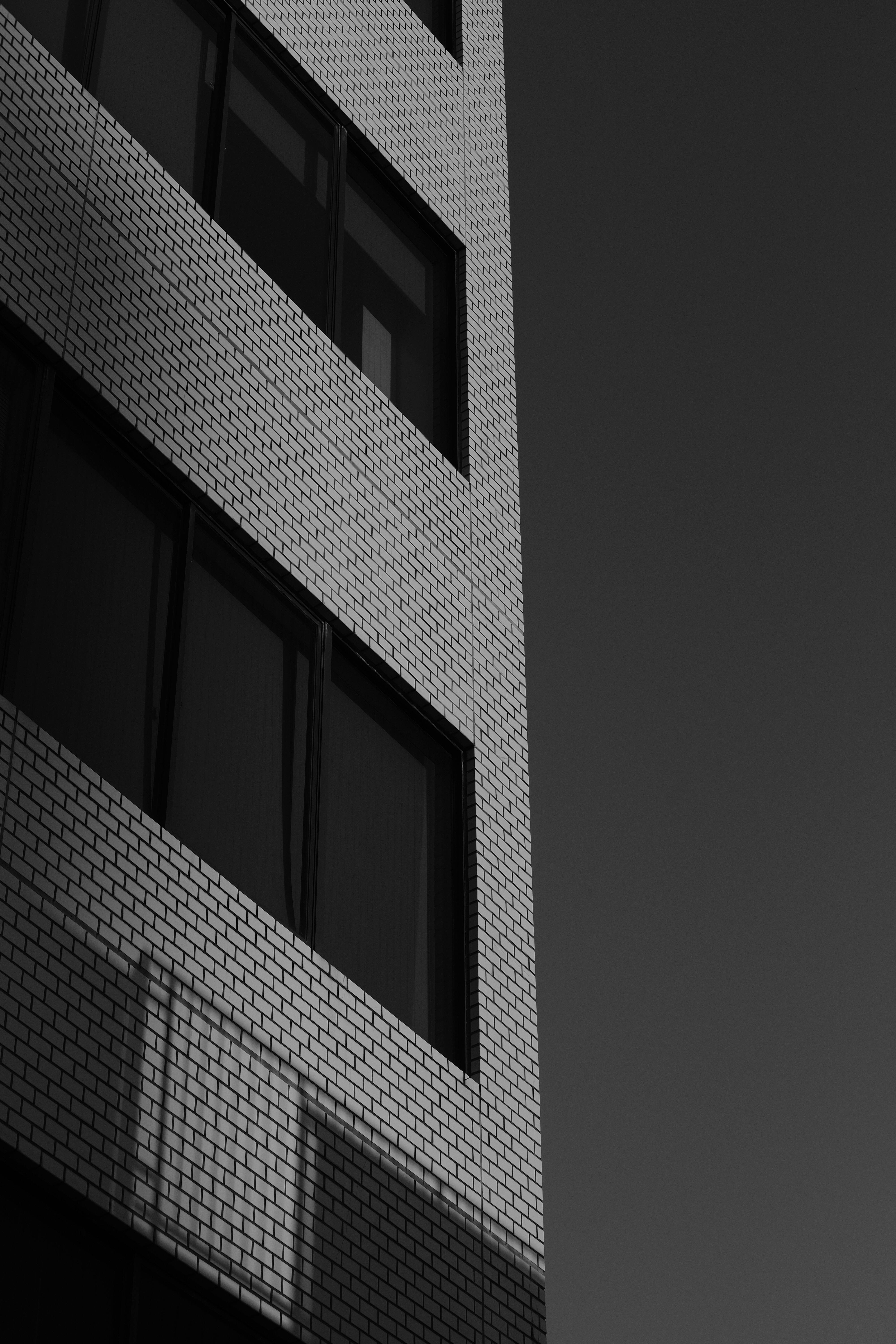 Bezpłatne Nowoczesna Architektura W Kontrastowej Czerni I Bieli Zdjęcie z galerii