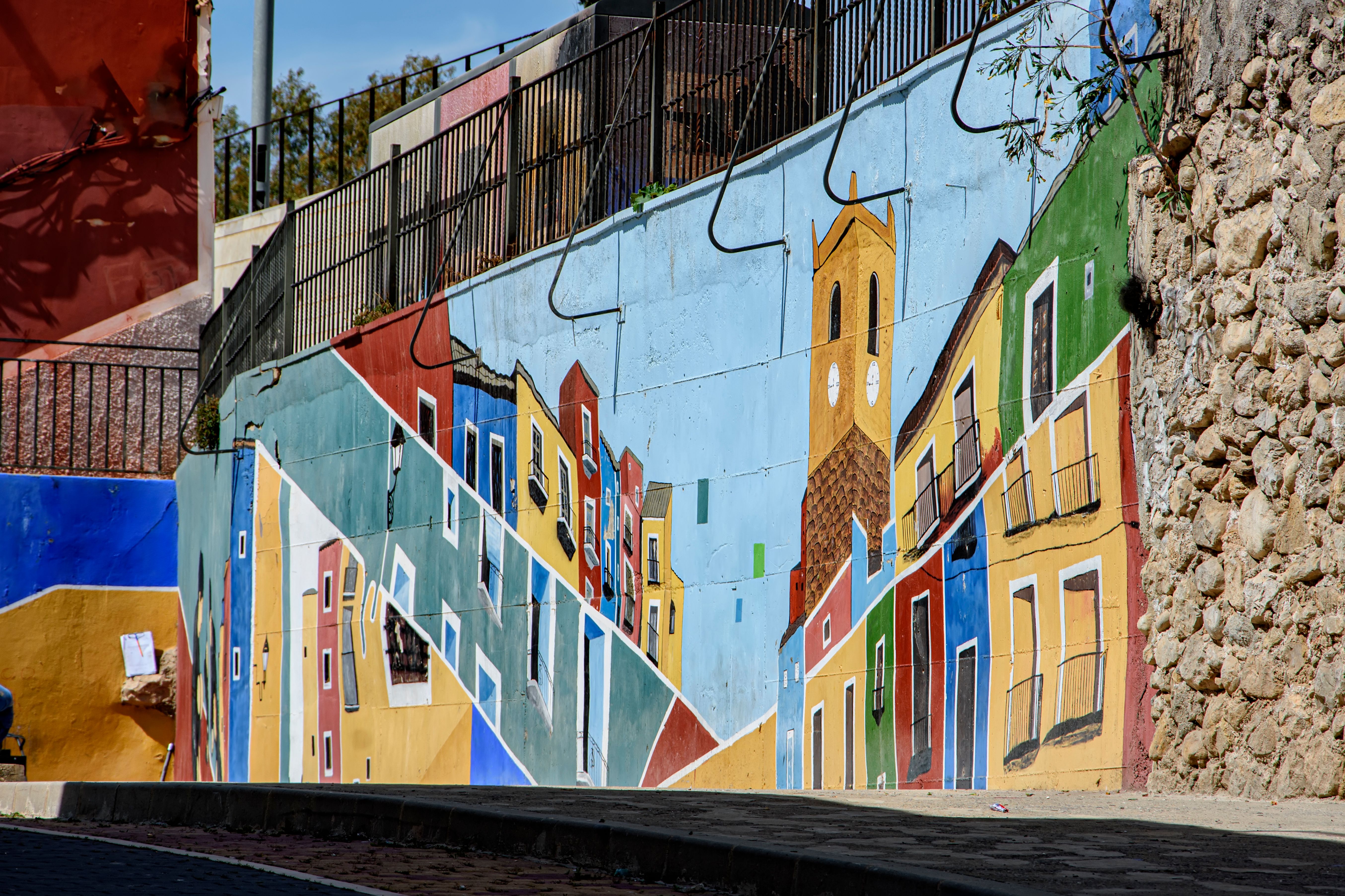 Voyage authentique en Europe : 3 cités des murailles peintes et des fresques murales à explorer pour