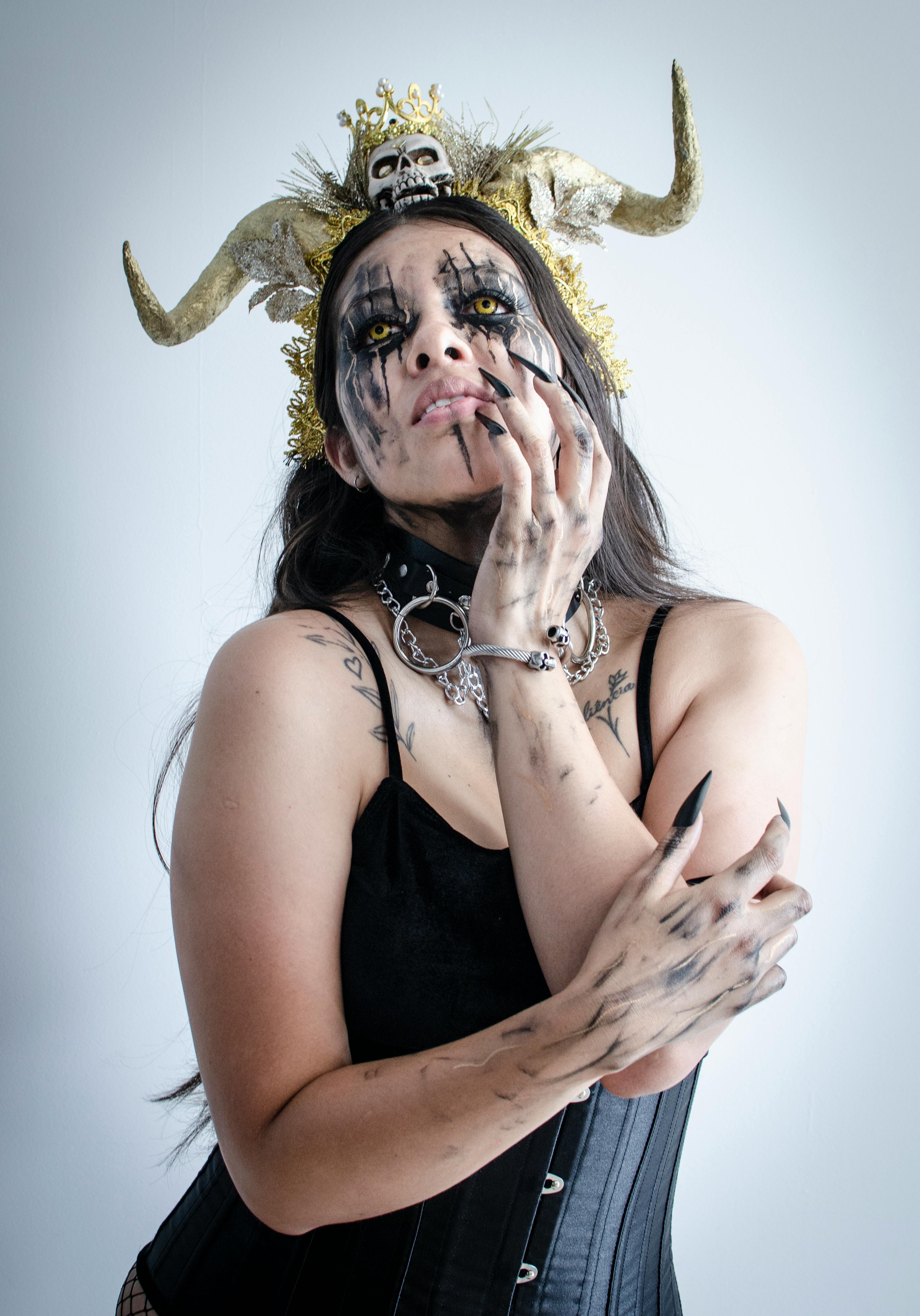 grátis Retrato Gótico Dramático Com Caveira E Chifres Foto profissional