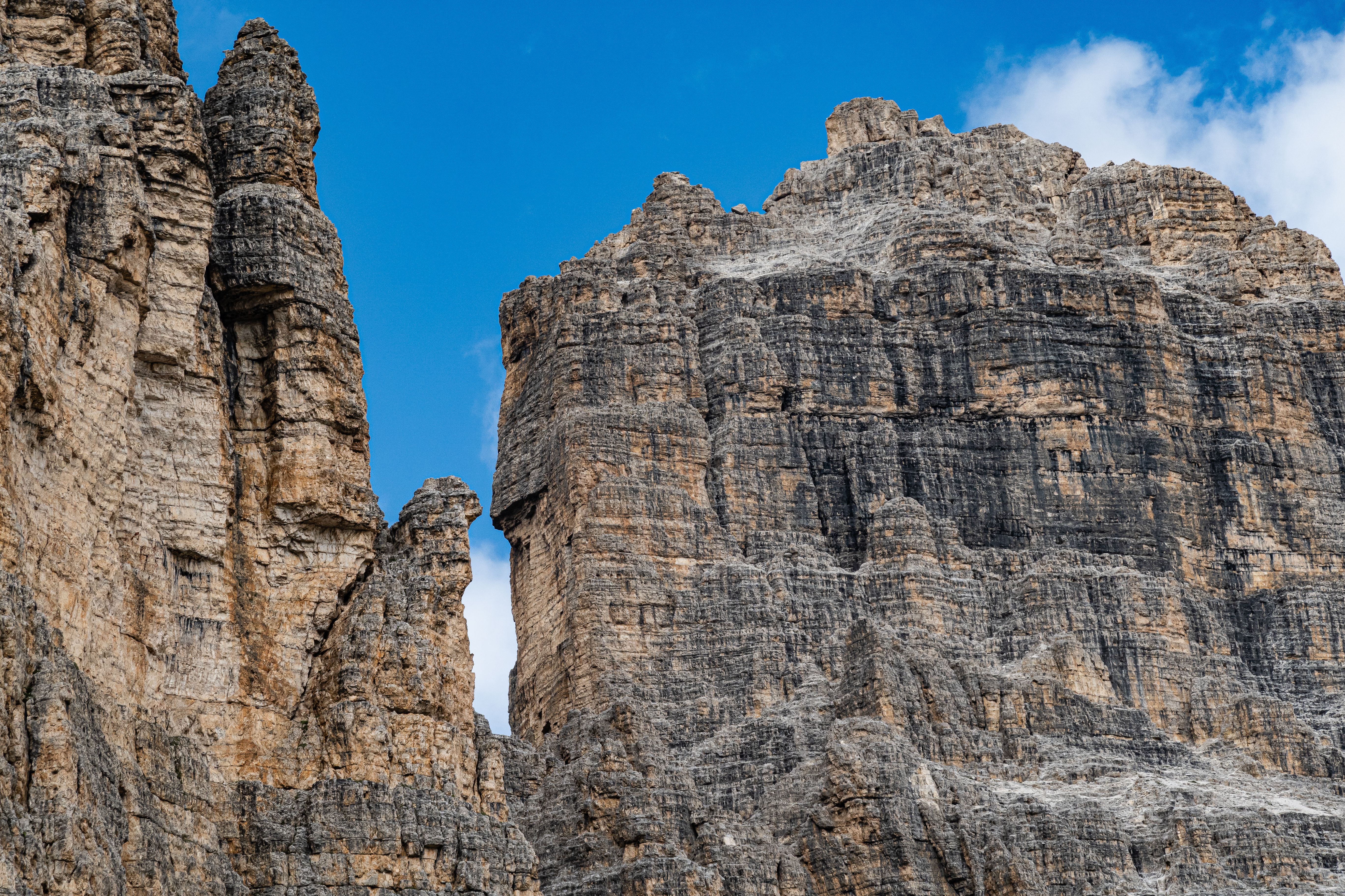 2 Mountain Cliffs Facing Eachother Photos, Download The BEST Free 2 ...