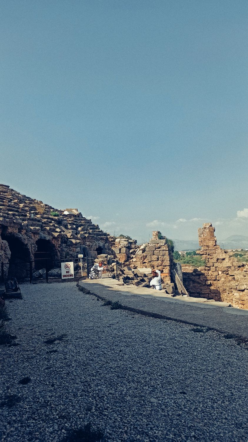 Ancient Ruins Under a Clear Blue Sky · Free Stock Photo