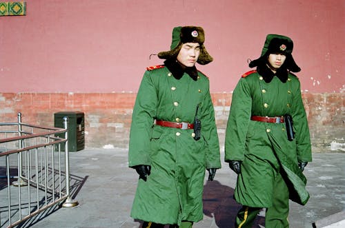 Základová fotografie zdarma na téma armáda, denní světlo, kabát