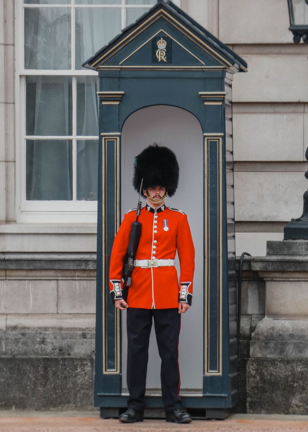 British Guard at Buckingham Palace · Free Stock Photo