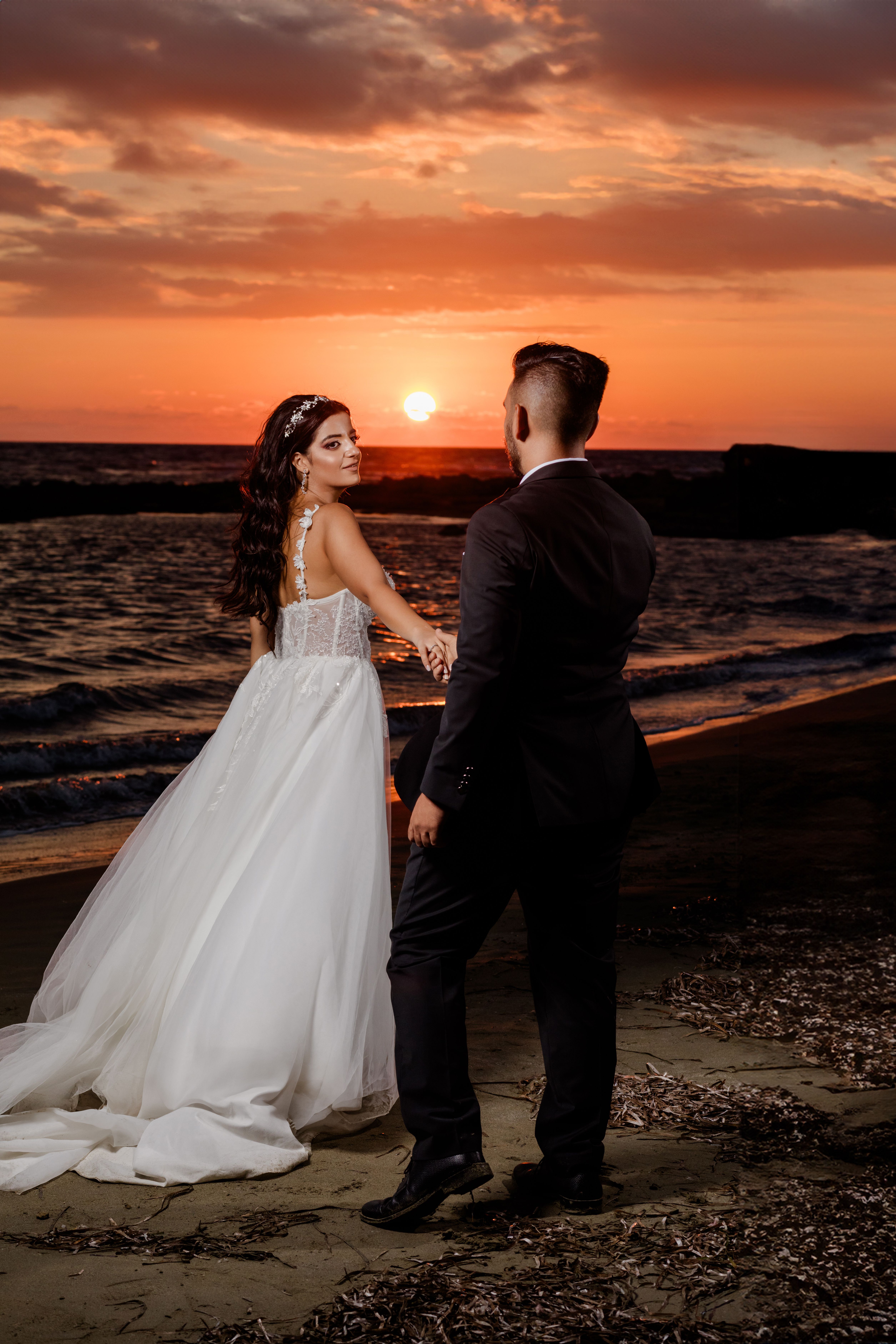 Romantic Beach Wedding at Sunset · Free Stock Photo