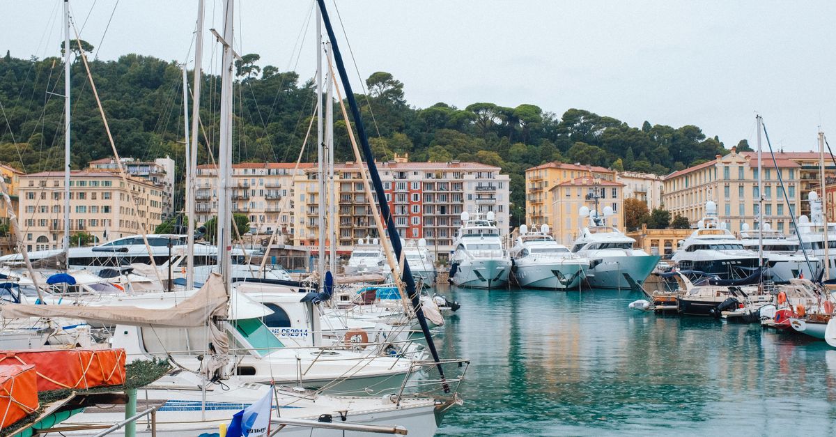 How owners benefit from superyacht agent services in Montenegro