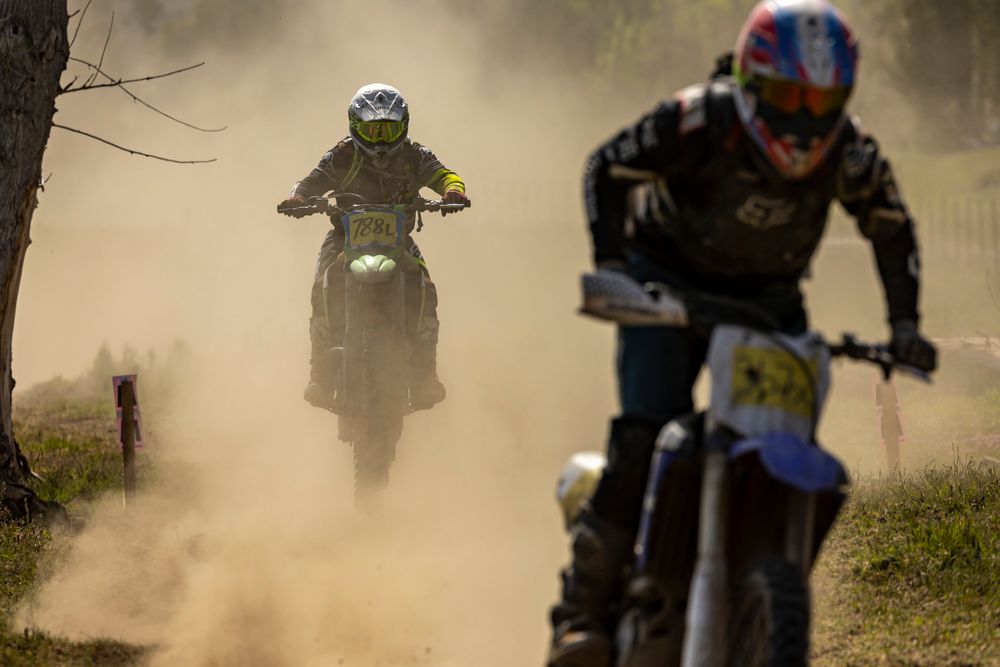 Dirt bike race scene with riders in action, Stephen Leonardi on Pexels