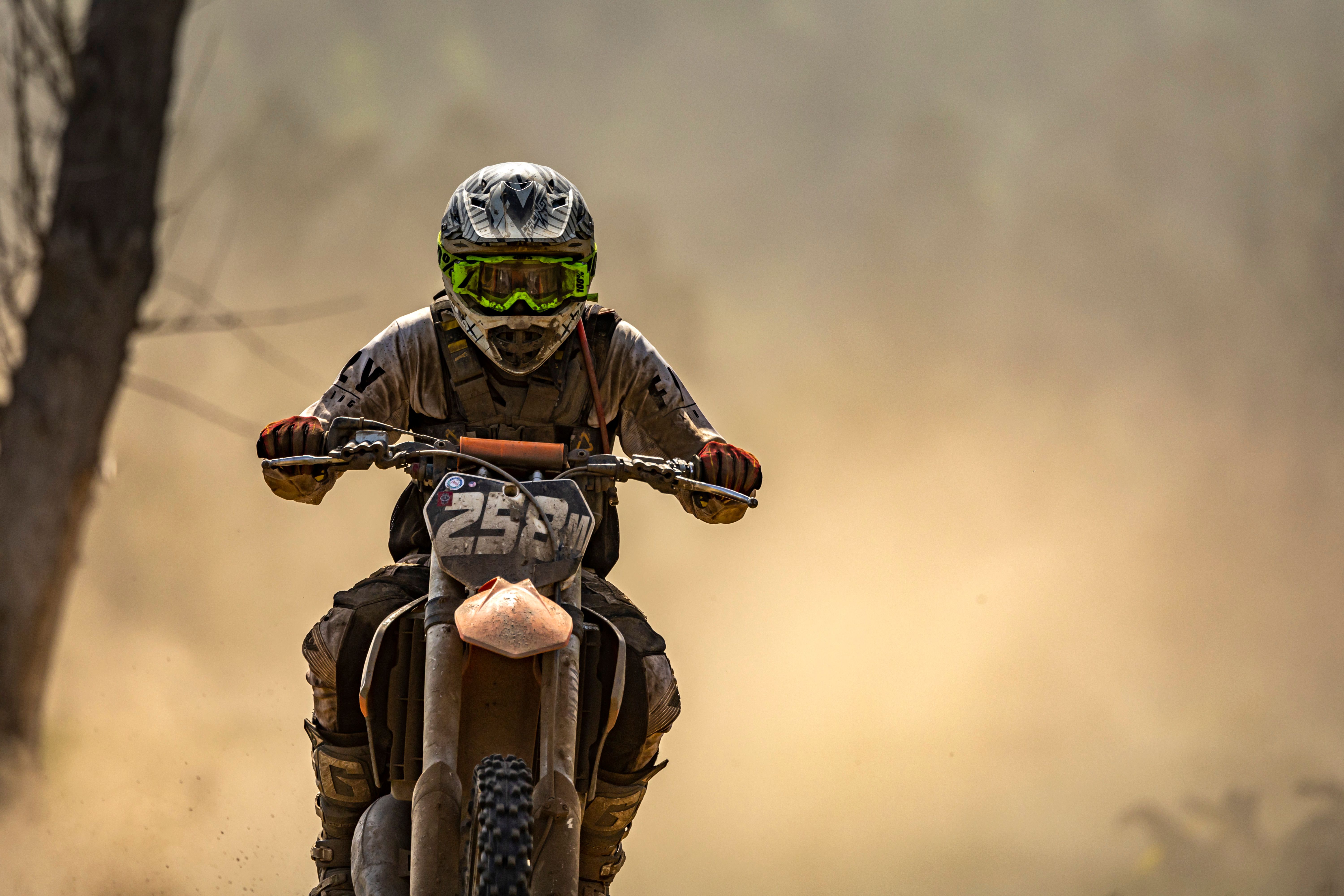 gear reviews gear ratings — Photo by Stephen Leonardi on Pexels