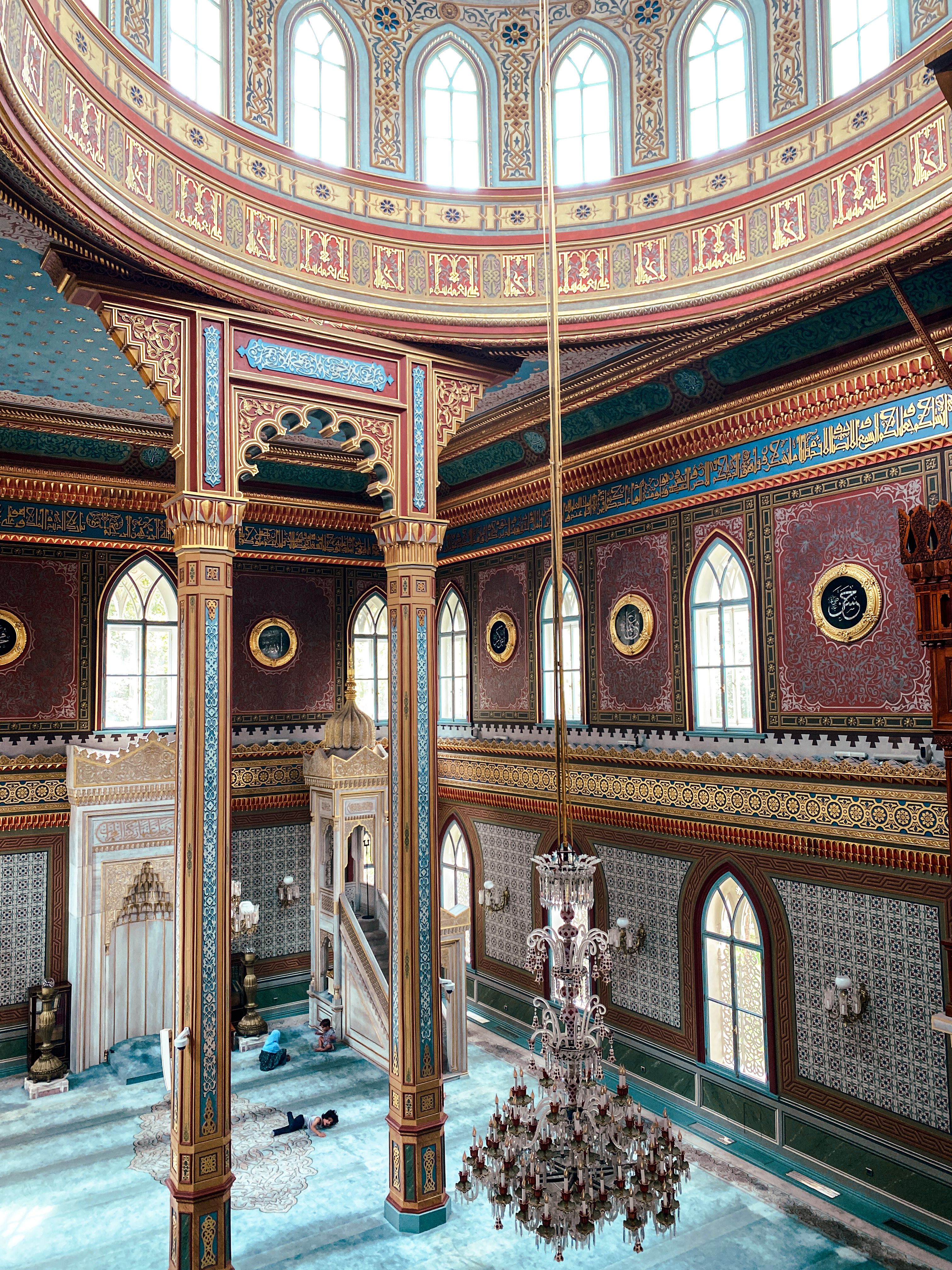 Intricate Interior of Historic Mosque · Free Stock Photo
