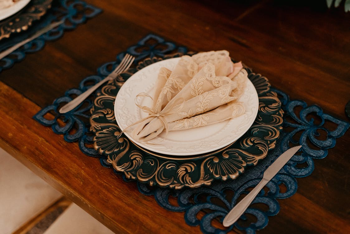 Gratis Elegante Mesa Decorada Con Estilo Vintage Foto de stock