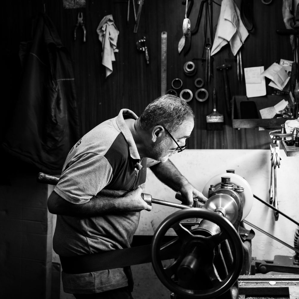Glentham — professional packers wrapping and boxing belongings