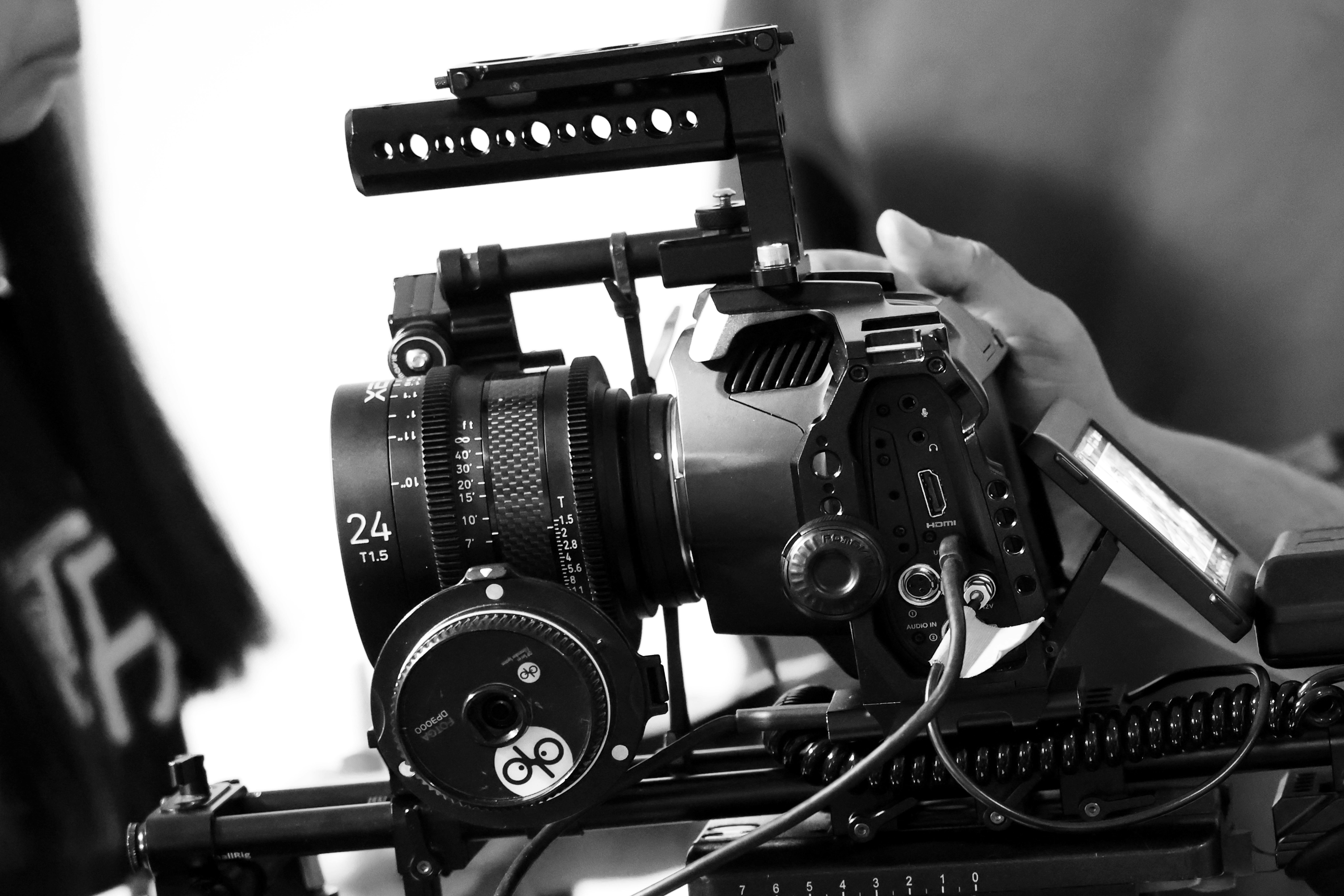 Close-Up of Professional Movie Camera Gear · Free Stock Photo