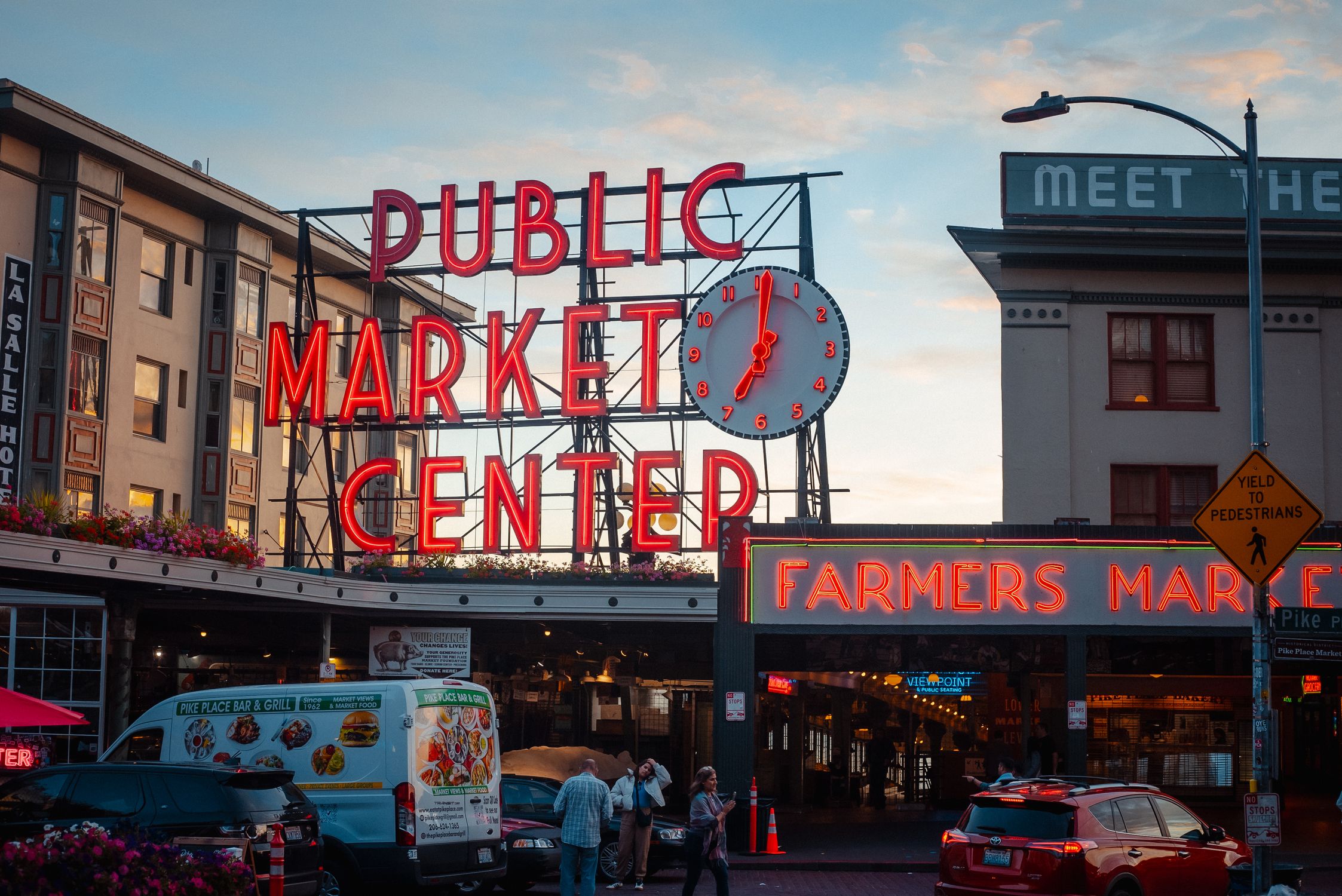 Iconic Pike Place Market Sign in Seattle at Dusk · Free Stock Photo