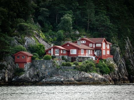 places live home