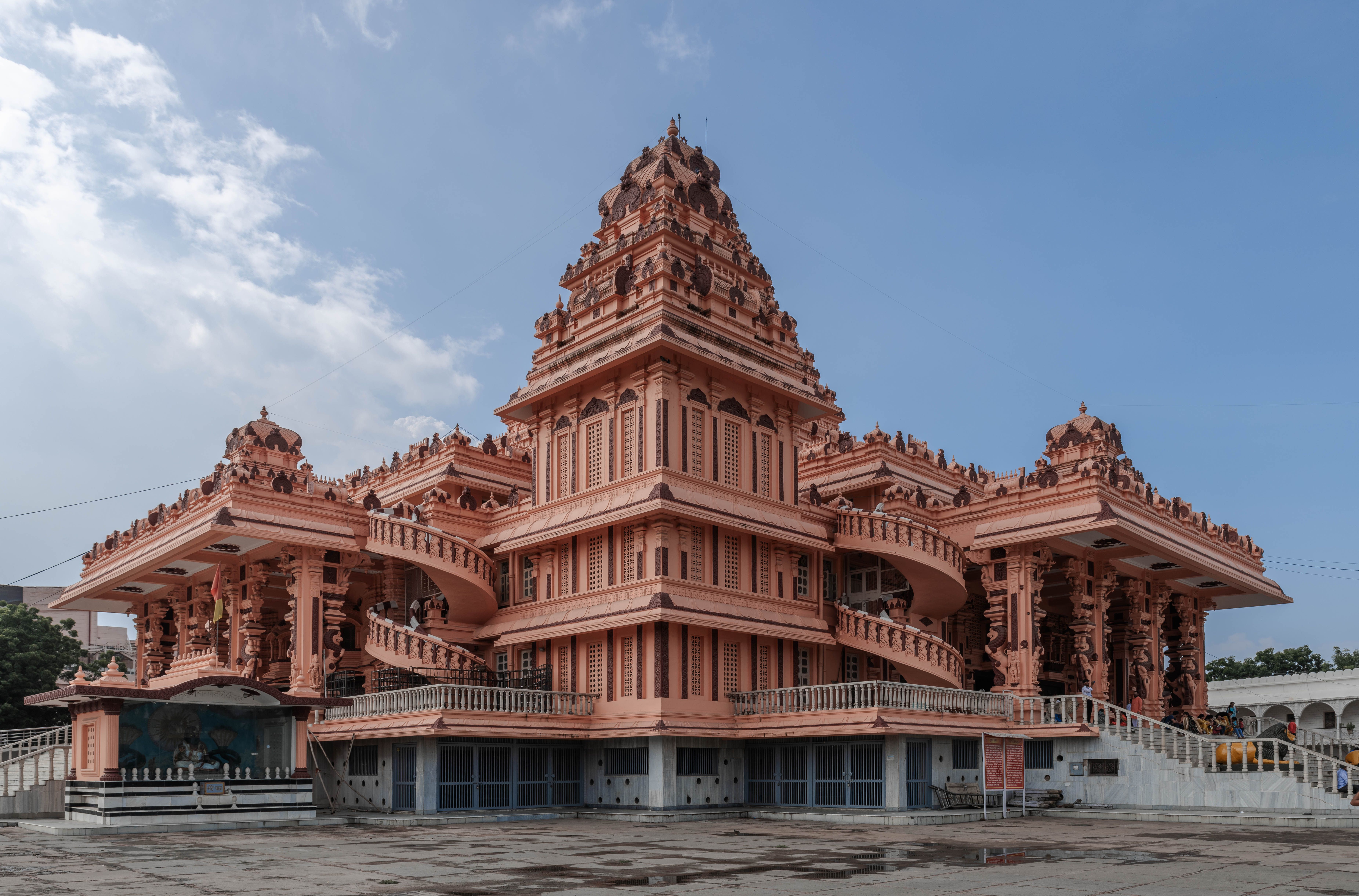 Majestic Temple Architecture in Delhi, India · Free Stock Photo