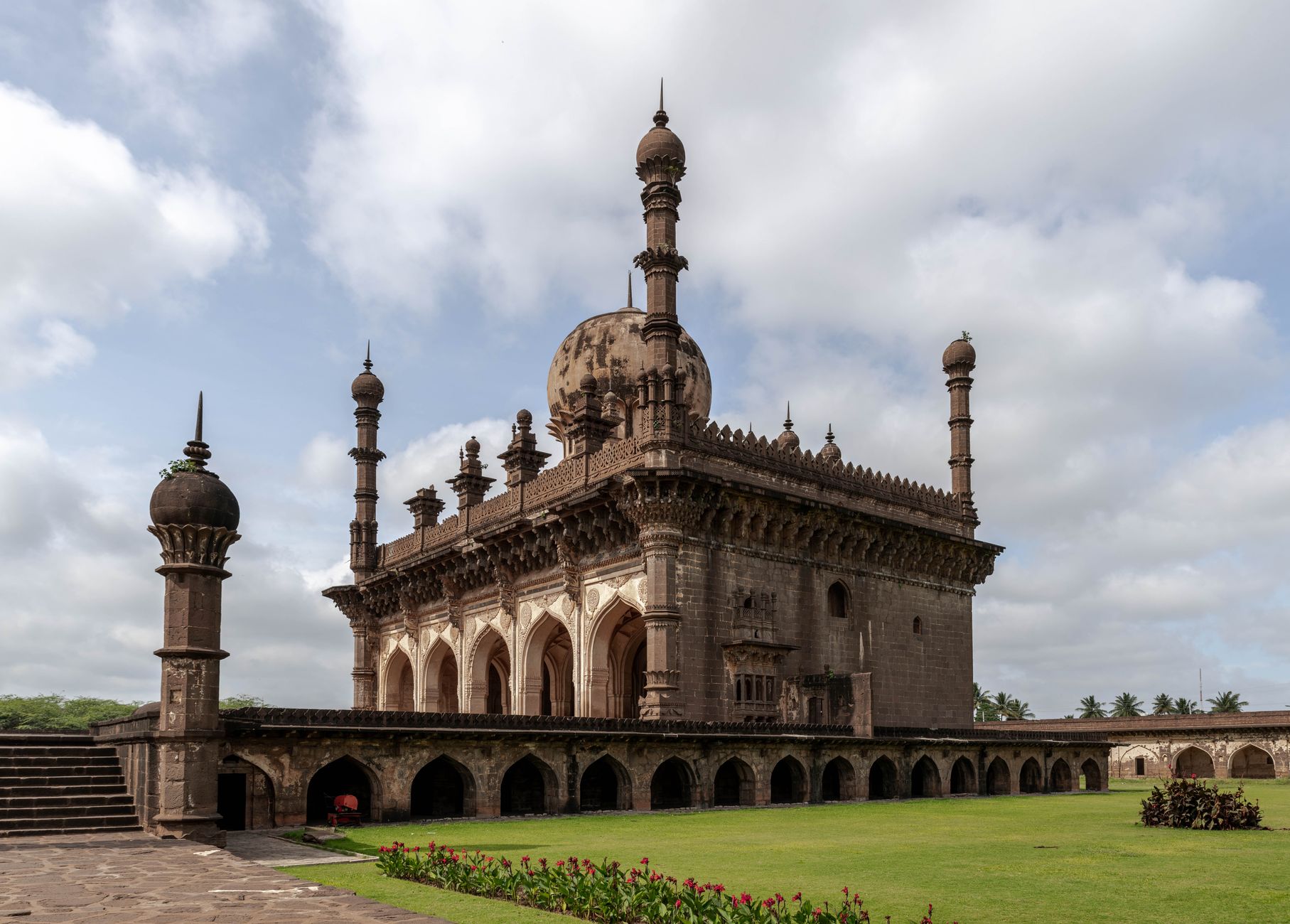 Best Homestays and Guesthouses in Bidar: Budget-Friendly Local Stays