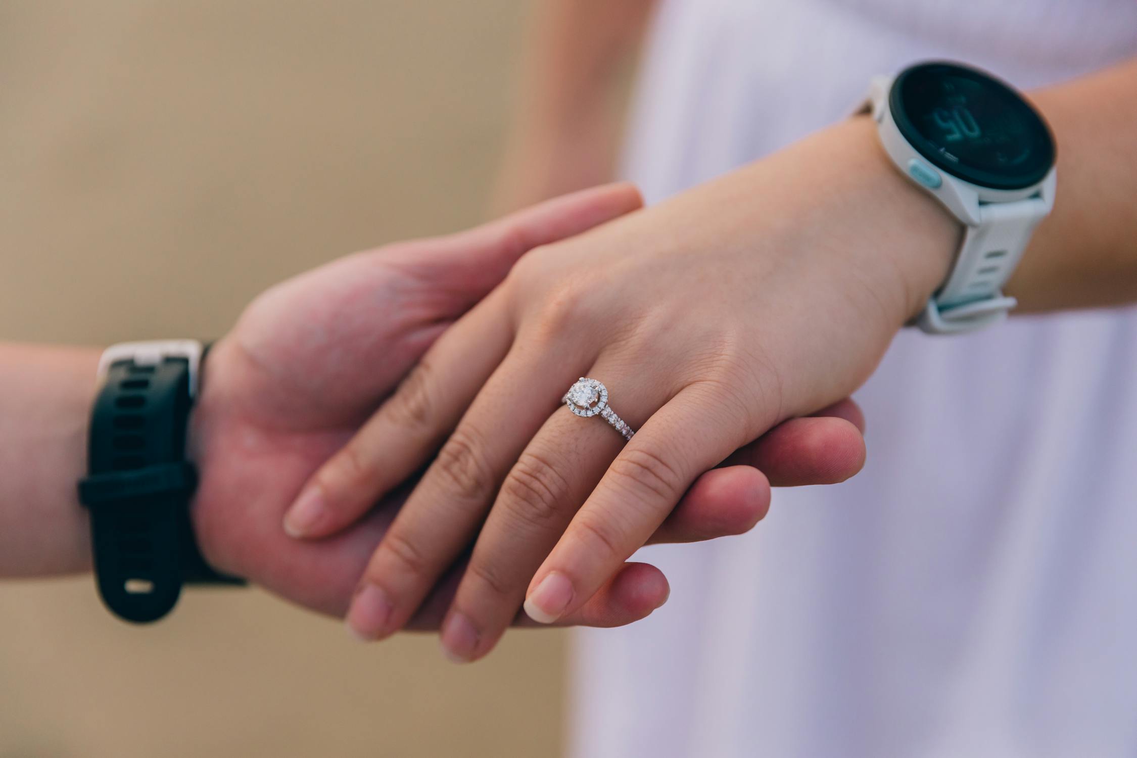 How to Choose Ring Size for 2 Carat Cushion Cut Rings