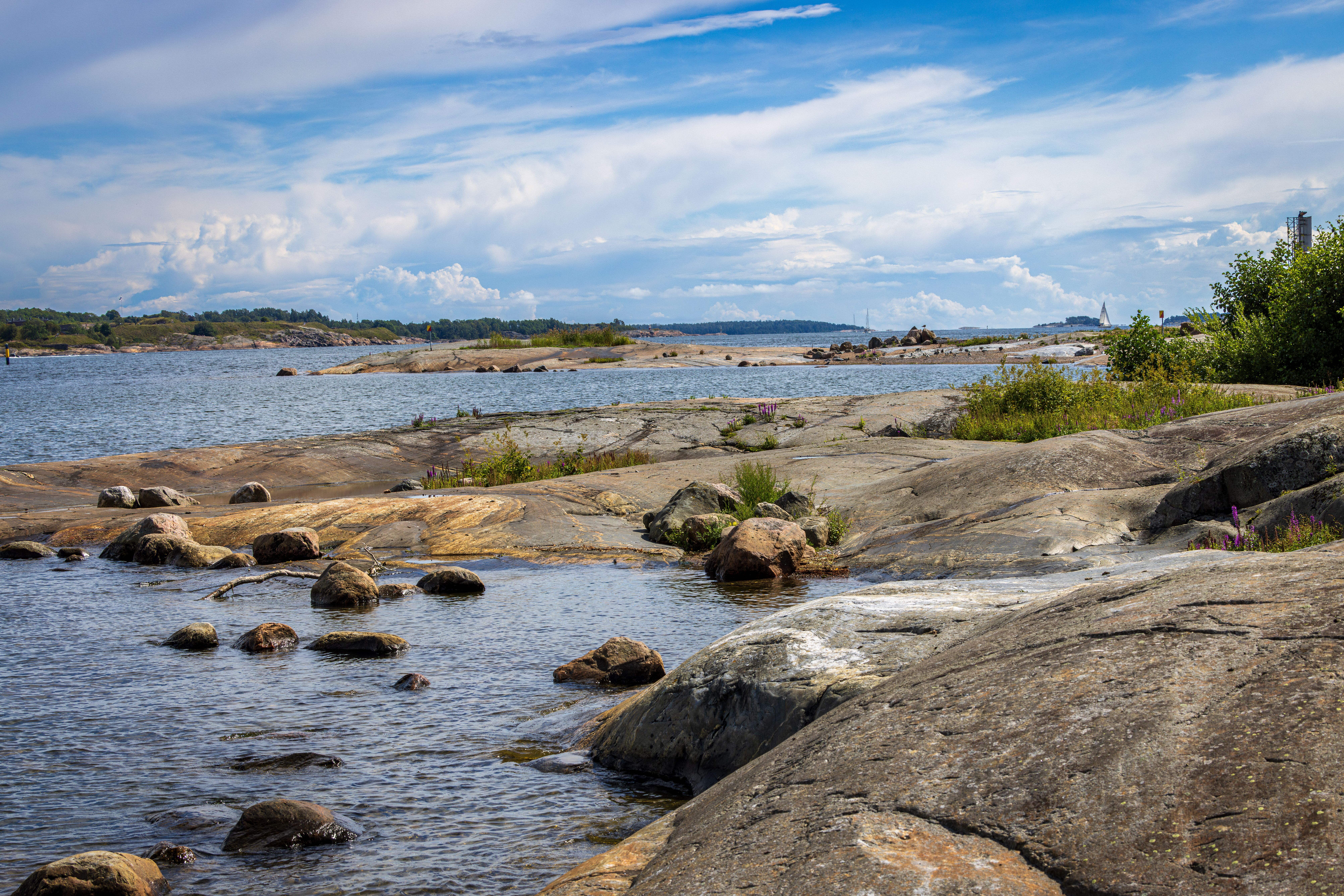 Gratis Scenico Litorale Roccioso A Helsinki, Finlandia Foto a disposizione