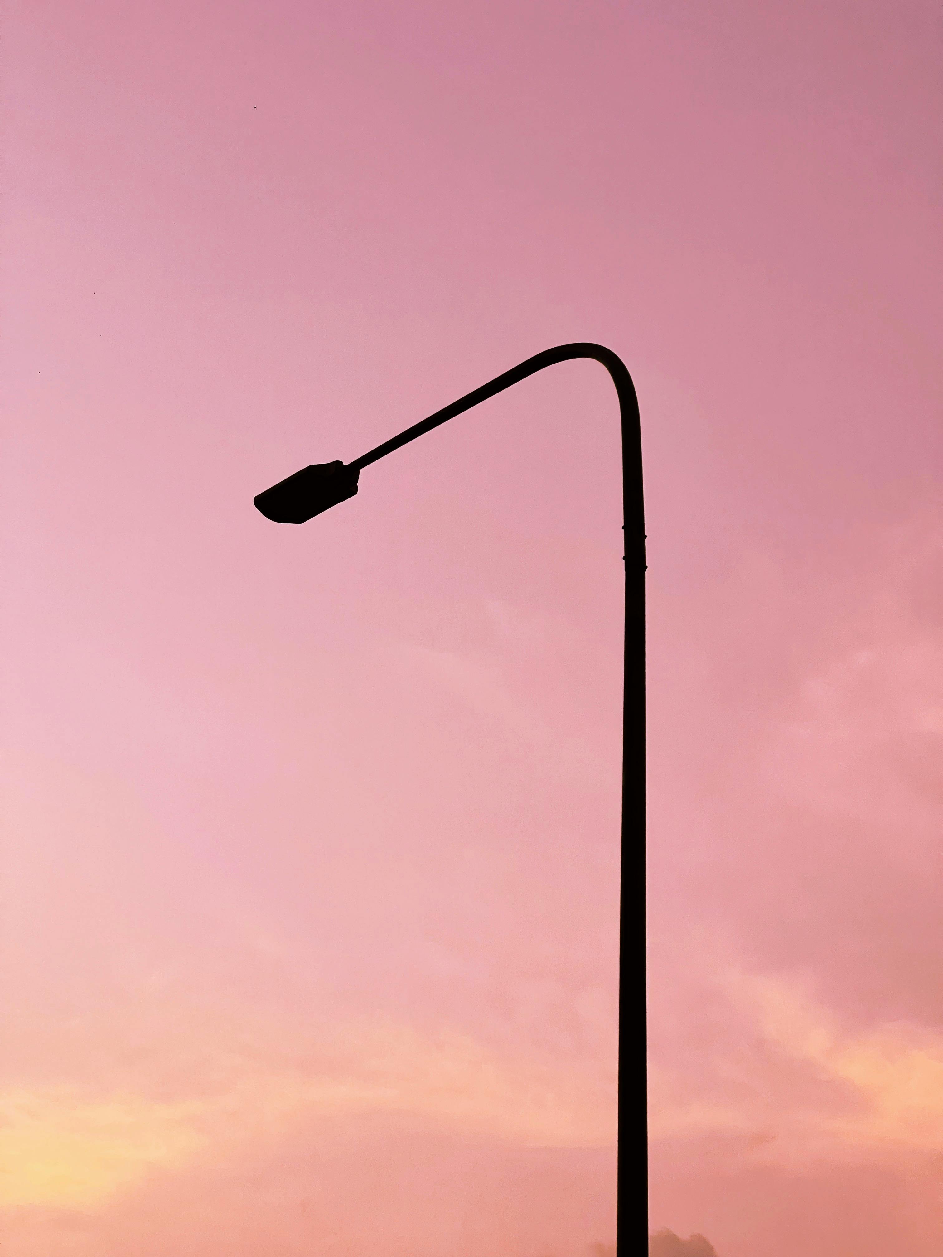 Kostenlos Silhouette Straßenlaterne Gegen Hanoi Sonnenuntergang Himmel Stock-Foto