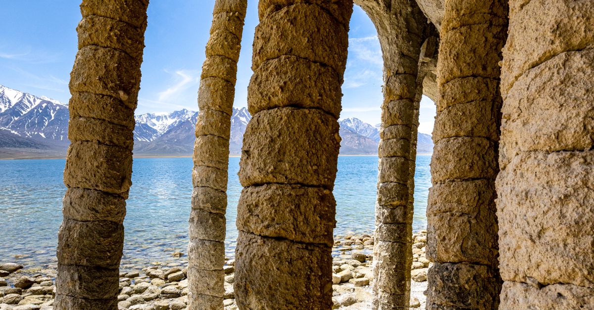Unique Limestone Tufa Columns at Mono Lake · Free Stock Photo