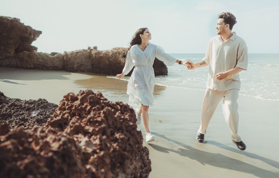 Online dating: starting a conversation on a niche platform