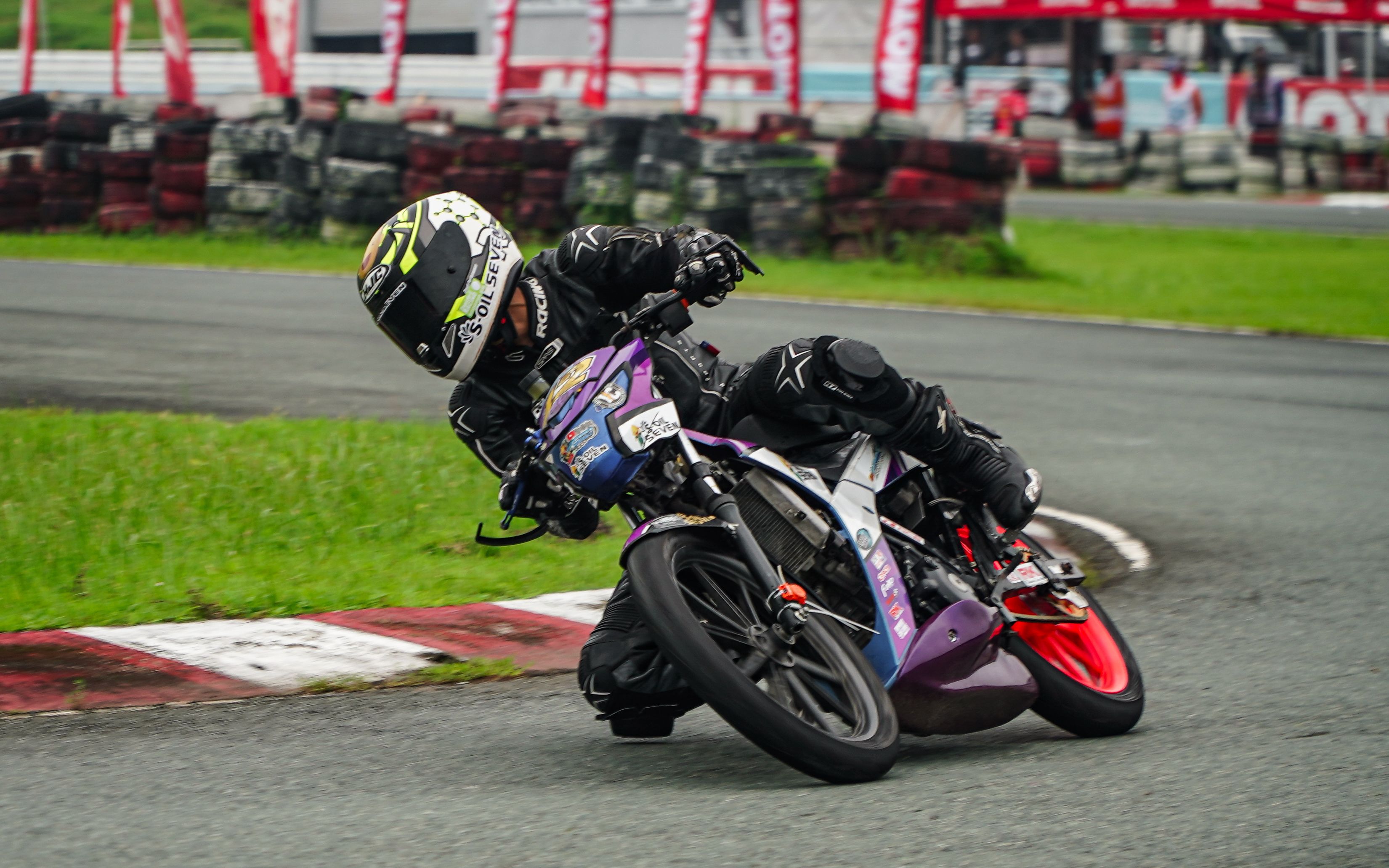 Dynamic Motorcycle Racer on Tarlac City Track · Free Stock Photo