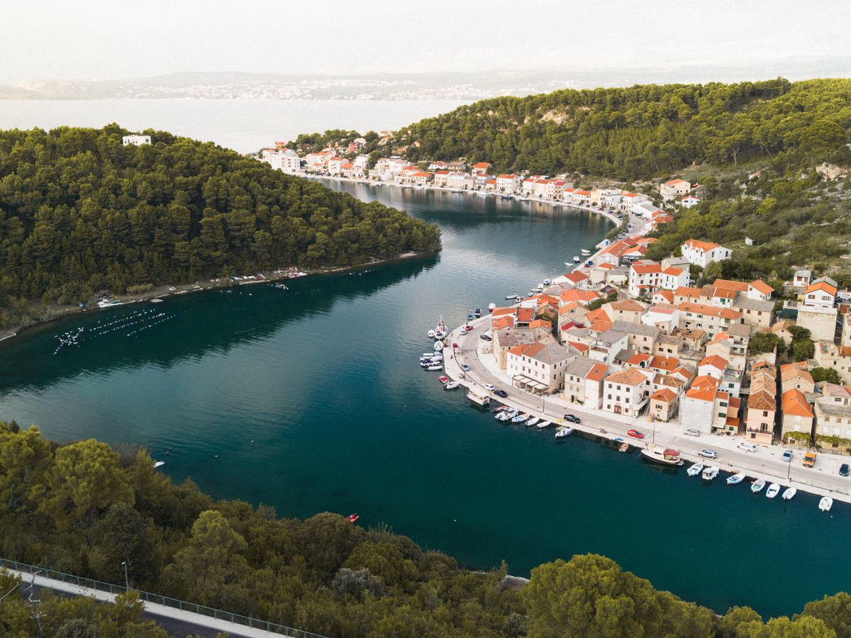 5 Day Transformational Feminine Embodiment Retreat in Croatia 1
