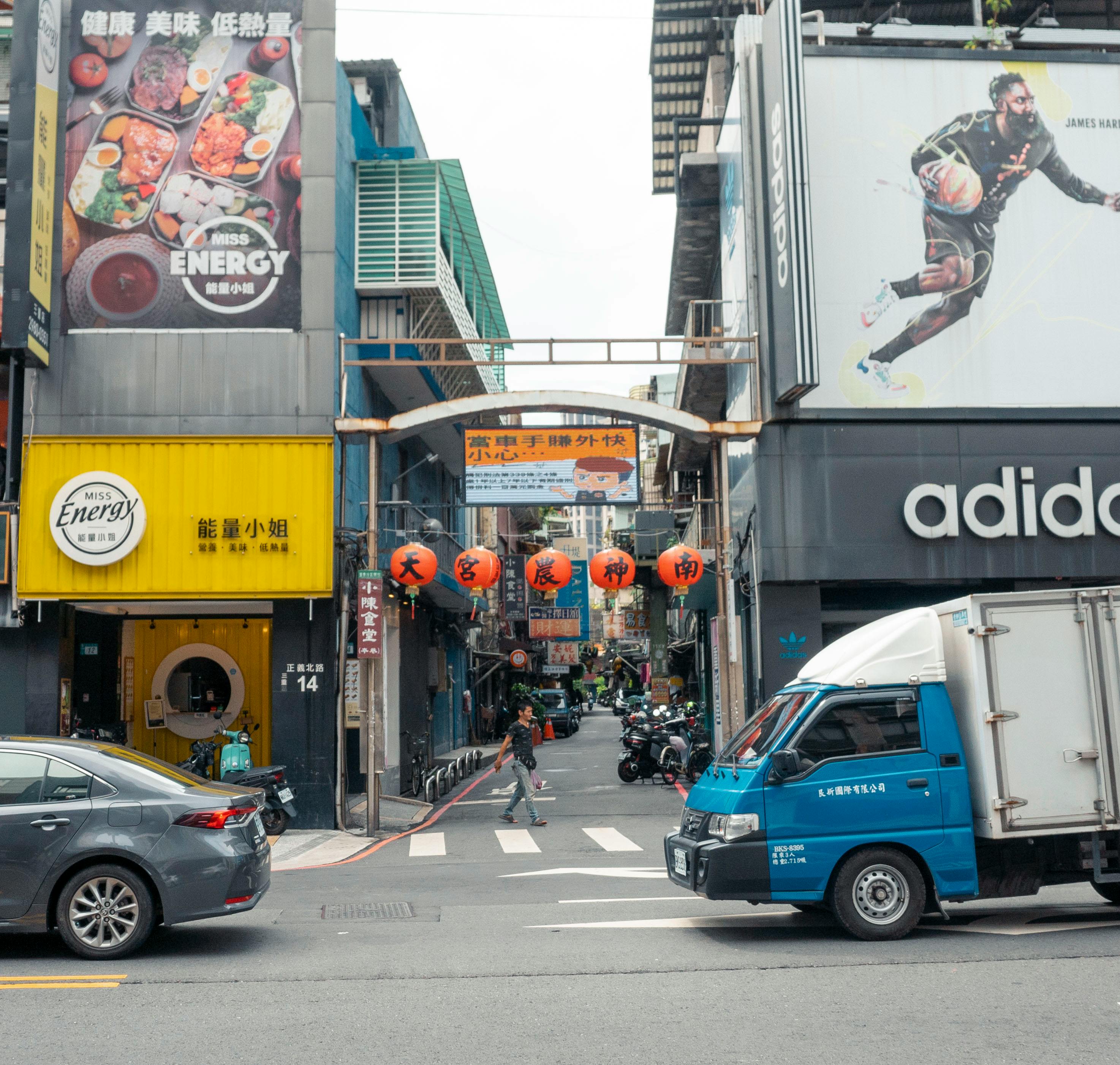 No Electric Vehicles Buzz At 2026 CES—Bets Are On Autonomous Driving — Photo by Jimmy Liao on Pexels