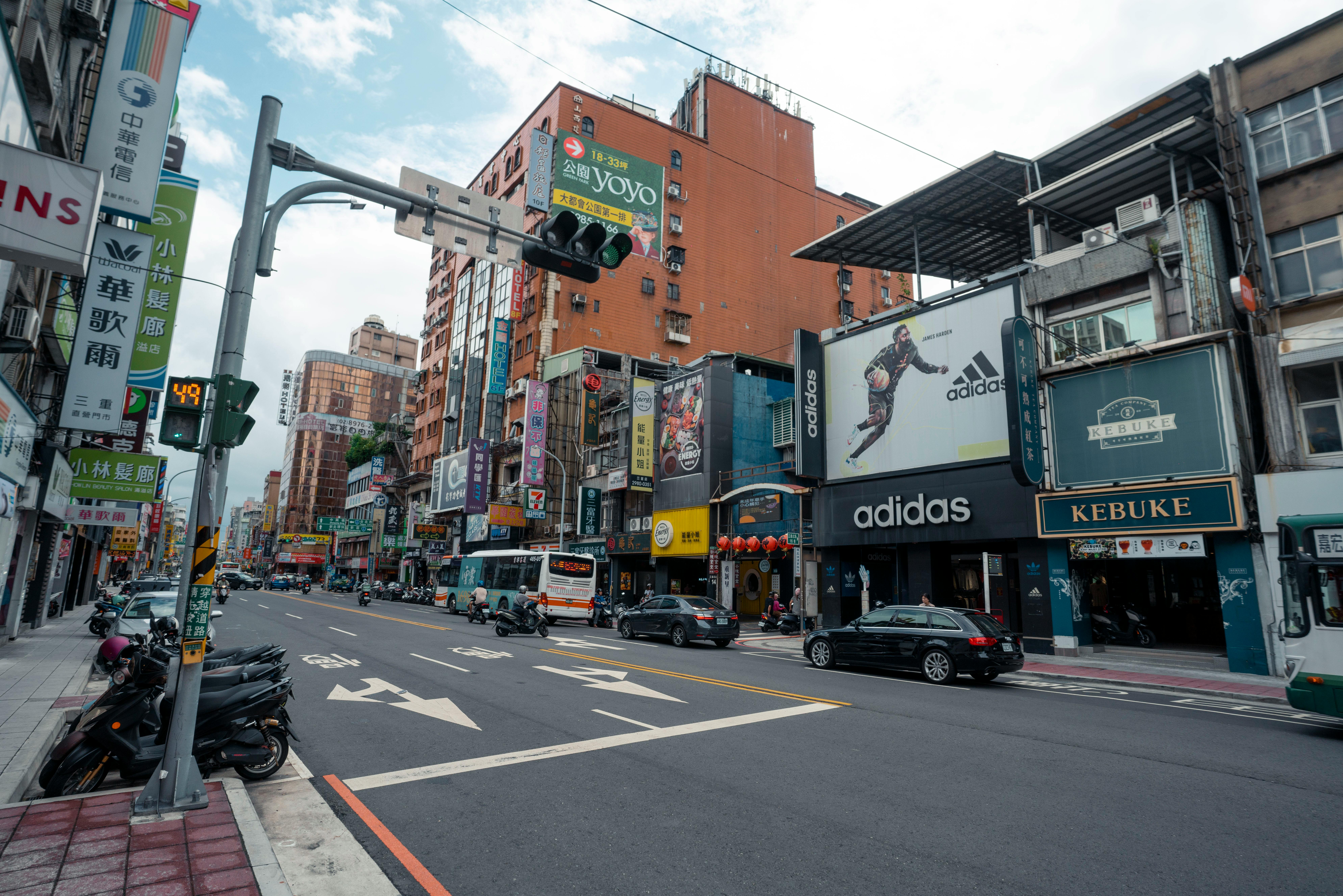 Research insight: Taiwan's auto tech pushes beyond components into autonomous systems — Photo by Jimmy Liao on Pexels