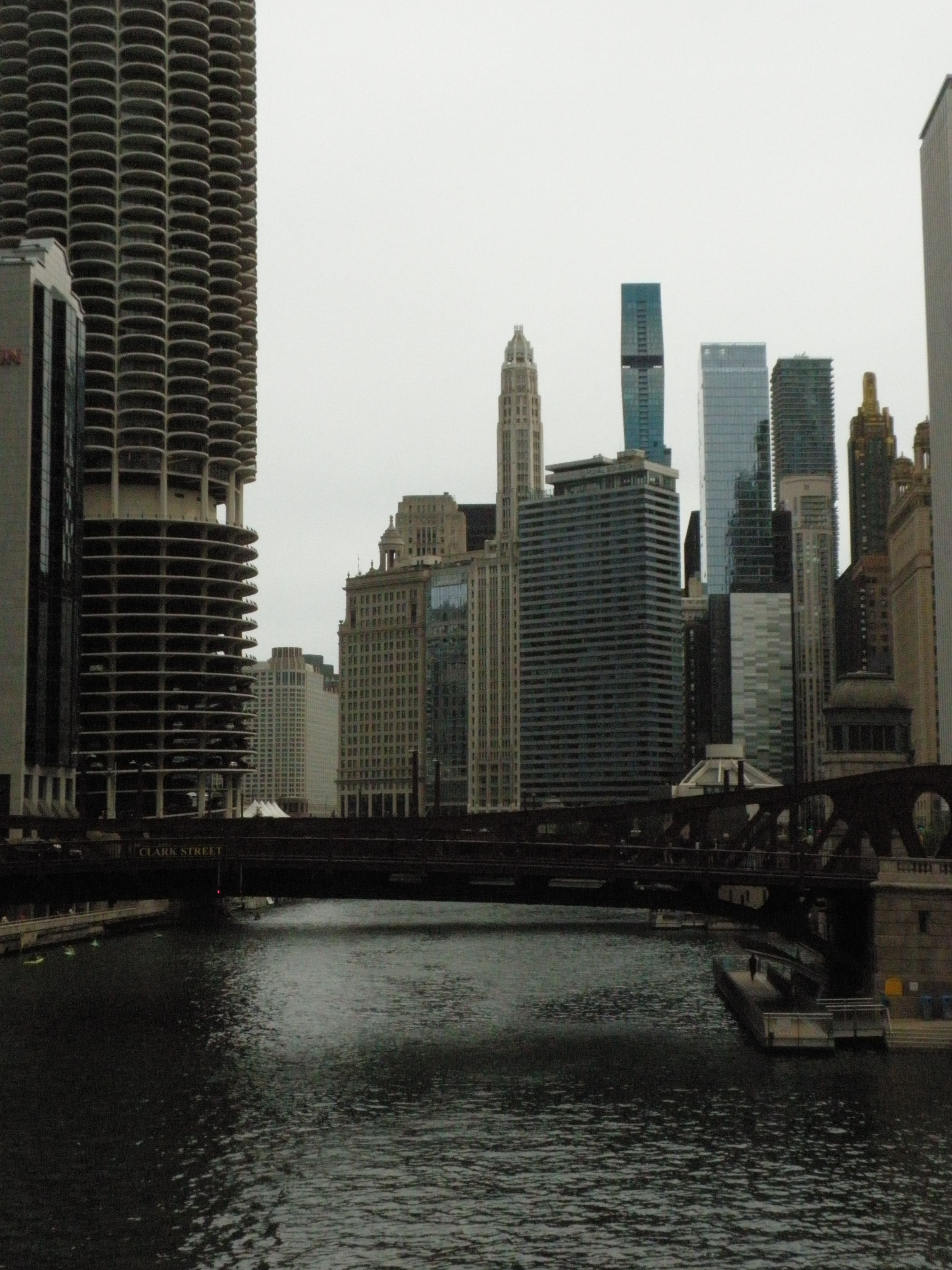 Chicago River and downtown skyline near alcohol rehab resources for Chicago residents