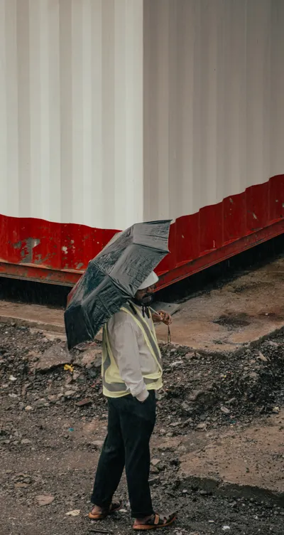 Labour's Housing Pledge Faces Reality: Construction Sector in Crisis