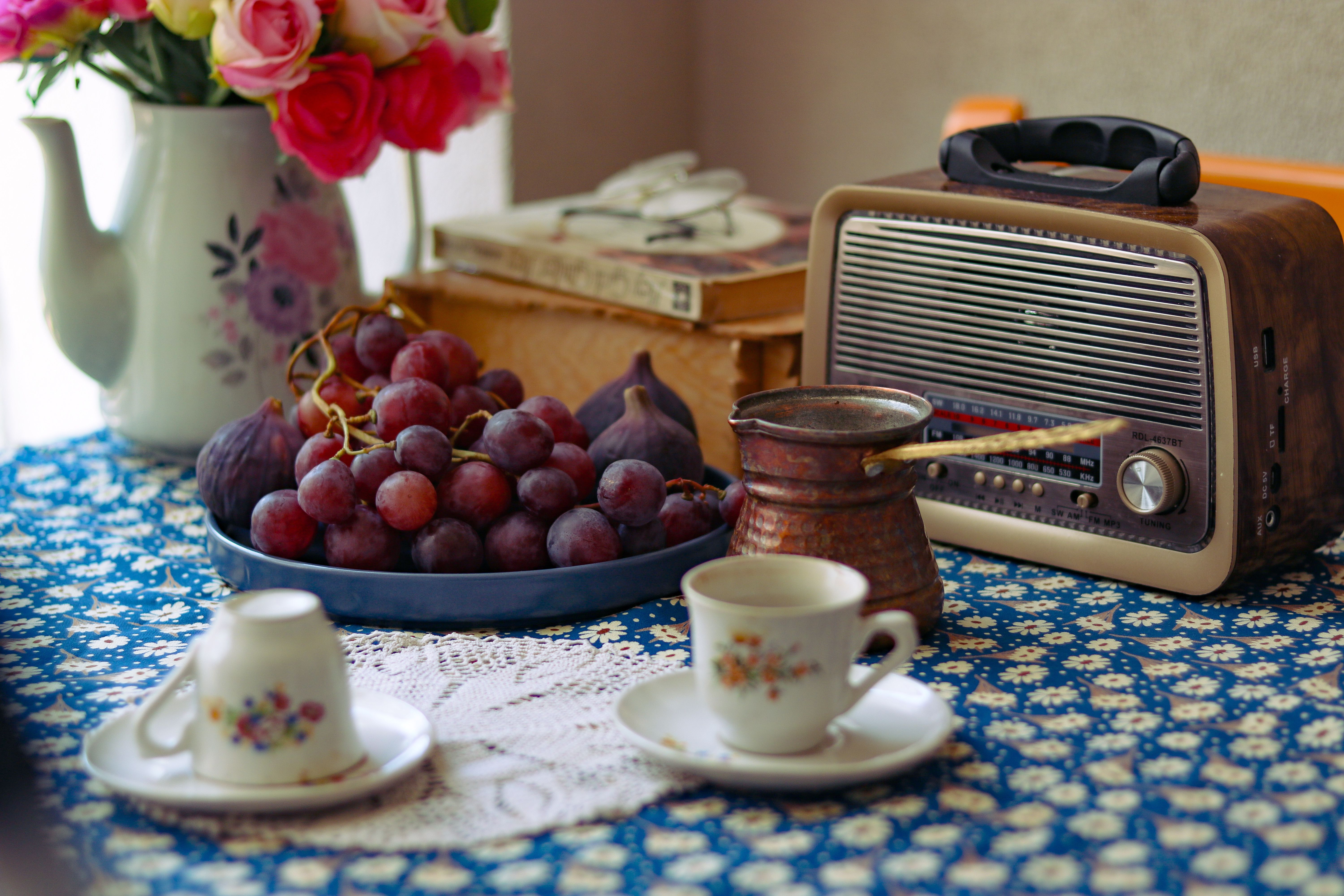 From reach to resonance Radio’s new role in music discovery — Photo by Feyza Daştan on Pexels