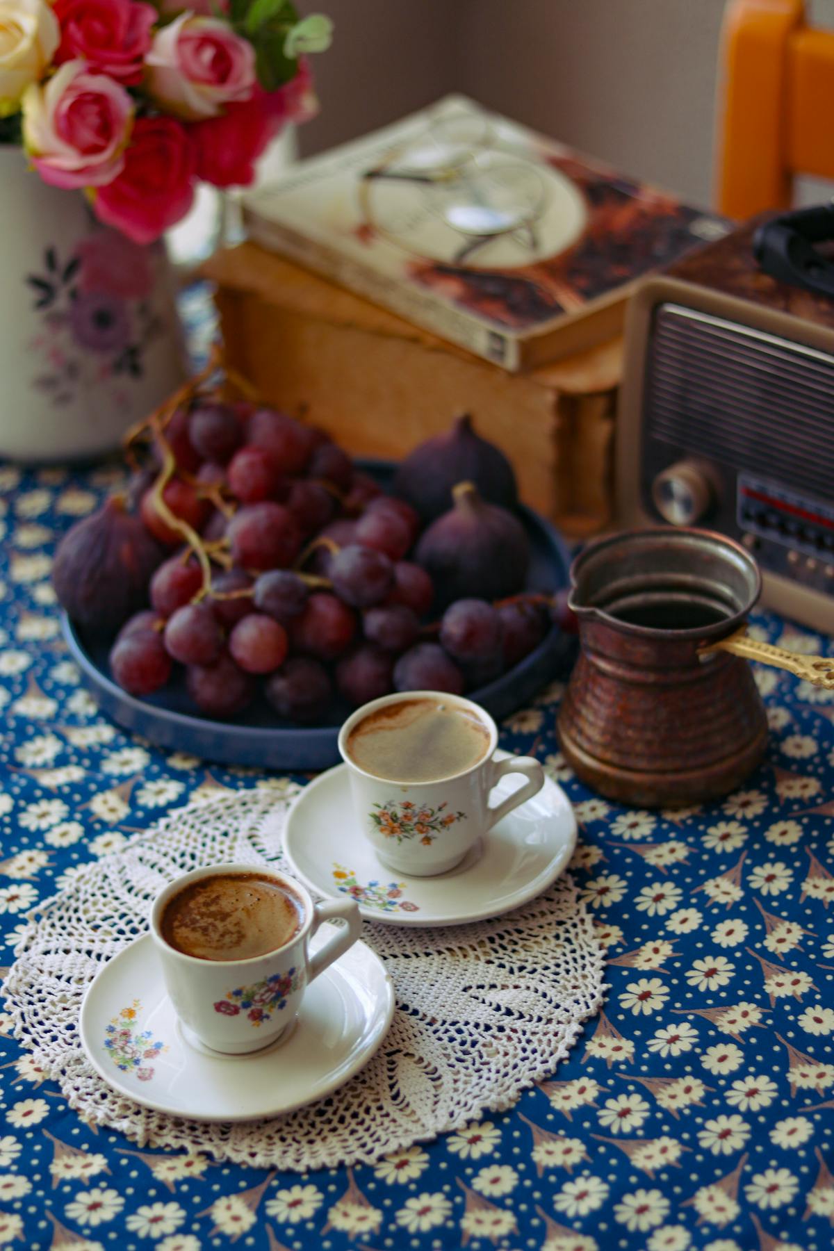 Cupcakes decorated with chocolate and sprinkles