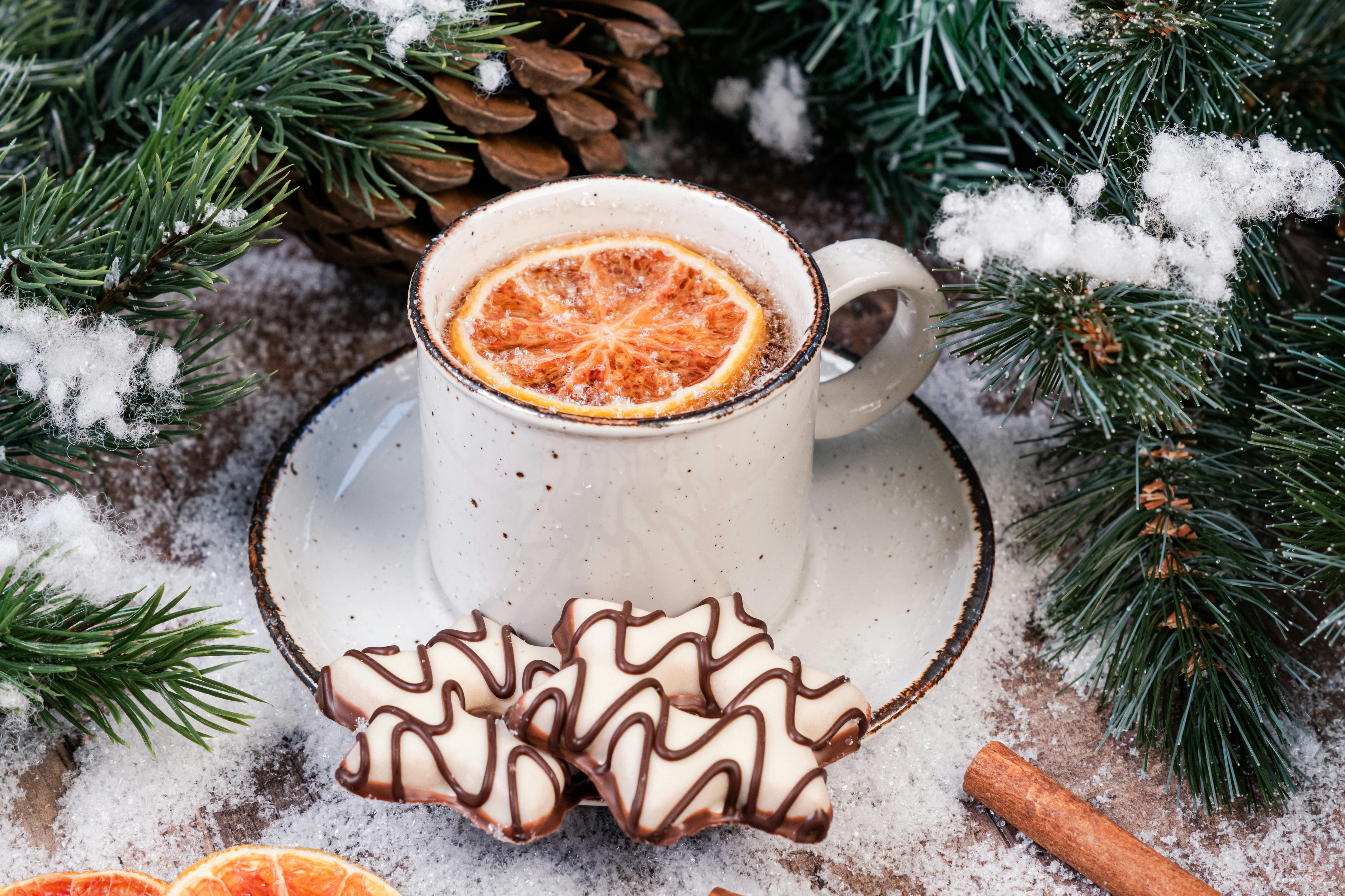 https://images.pexels.com/photos/28679575/pexels-photo-28679575/free-photo-of-cozy-winter-scene-with-warm-tea-and-cookies.jpeg?auto=compress&cs=tinysrgb&w=1260&h=750&dpr=2