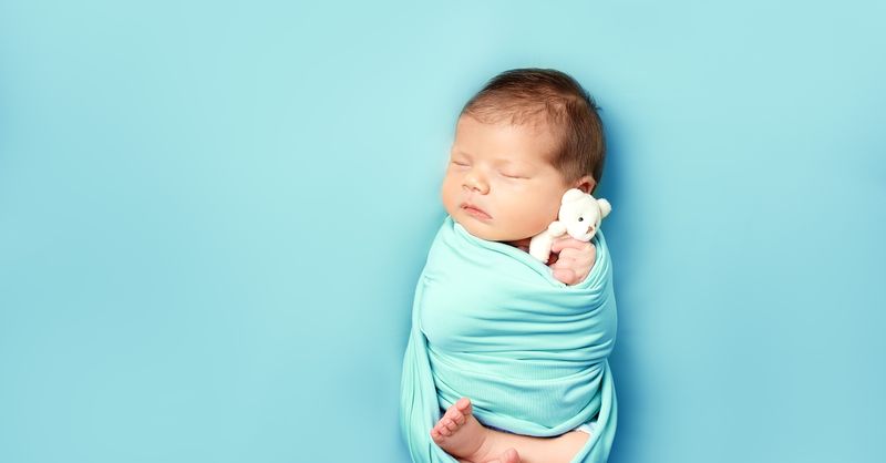 Hoquet bébé : 7 méthodes efficaces 2026