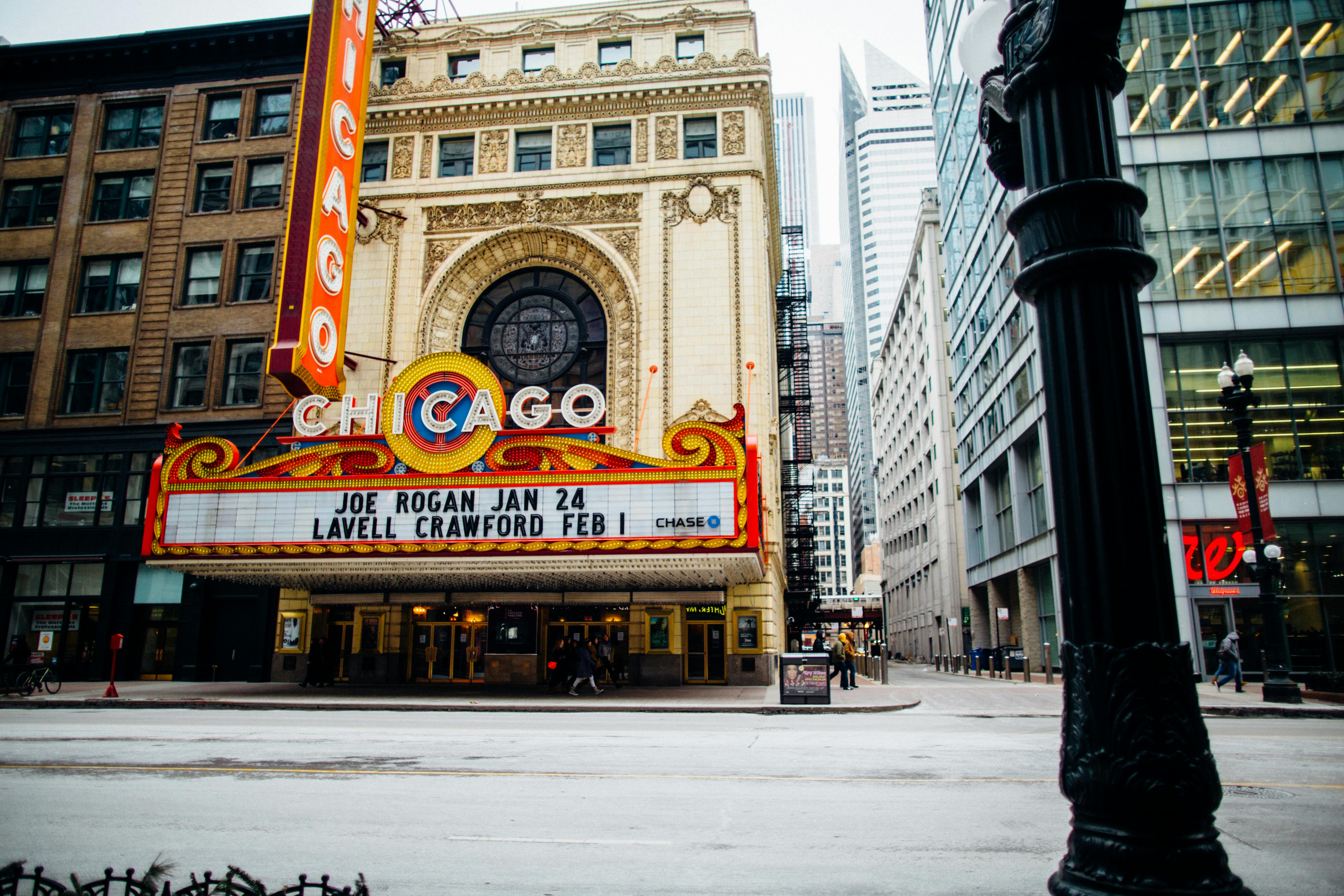 Chicago Theater Building · Free Stock Photo