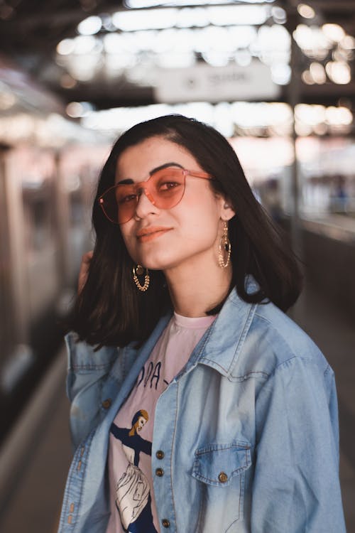 Foto De Mujer Con Gafas De Sol