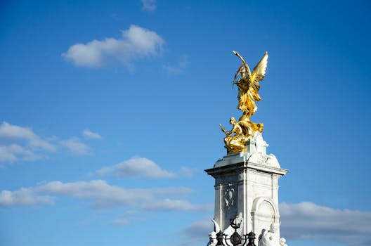 AI电商新蓝海:手机开店的懒人