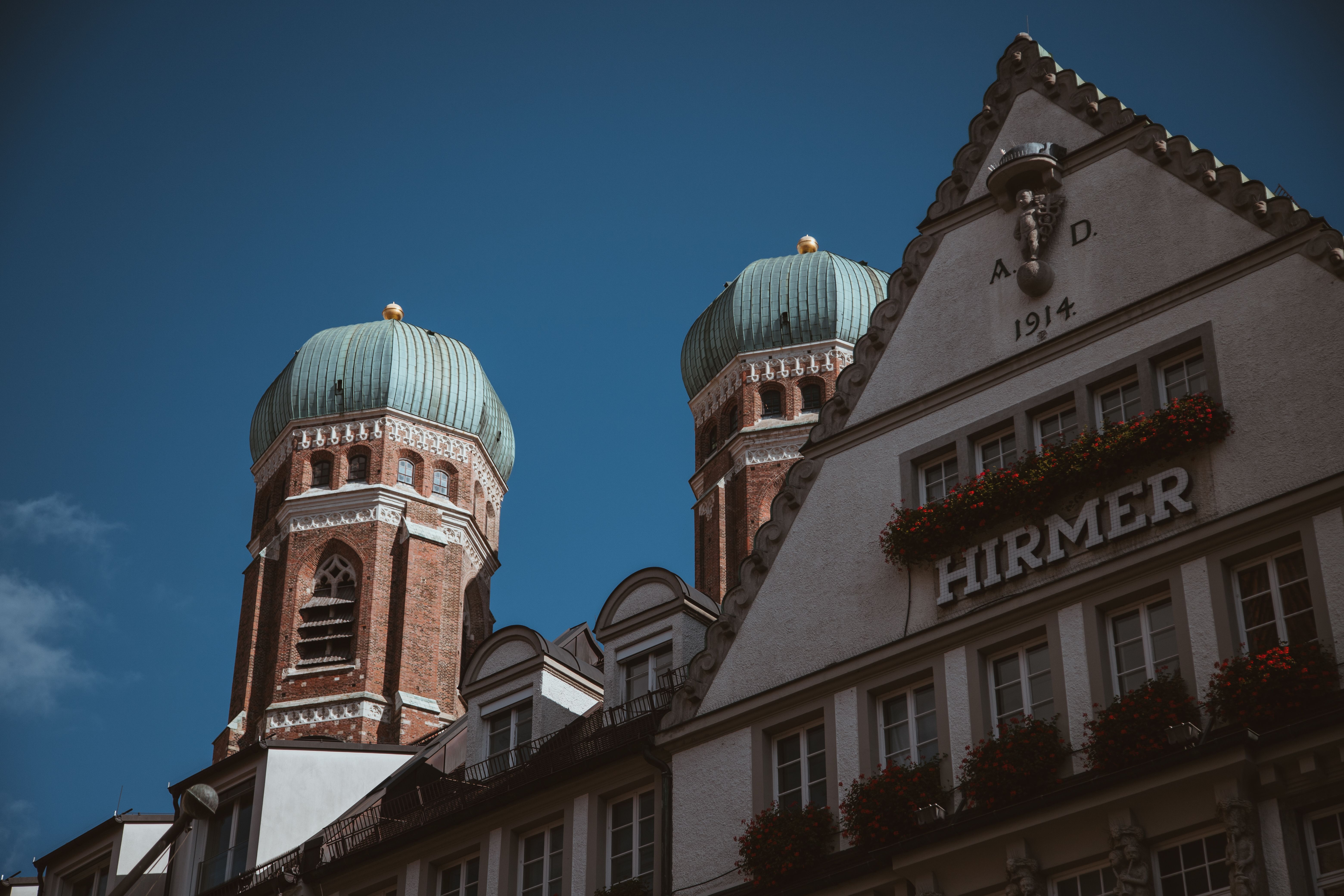 Gratis Ikonisk München Arkitektur Med Blå Himmel Arkivbilde