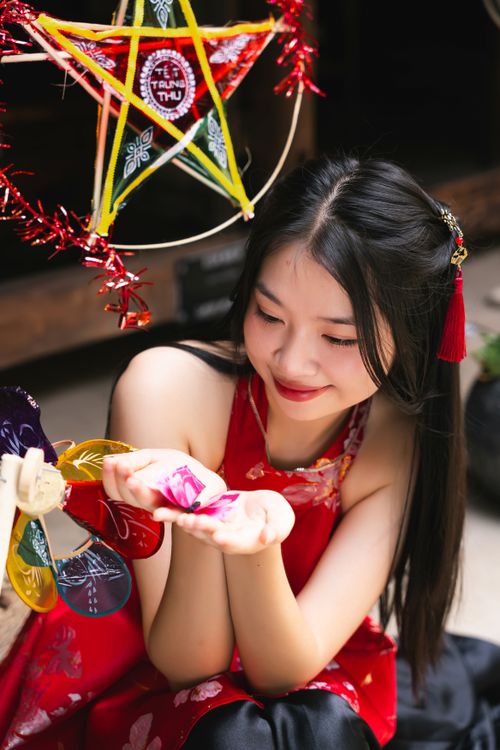 mid autumn festival dress Ancient Mid-Autumn Elegance: Customs, Rituals, and the Splendor of Fes Han Grace
