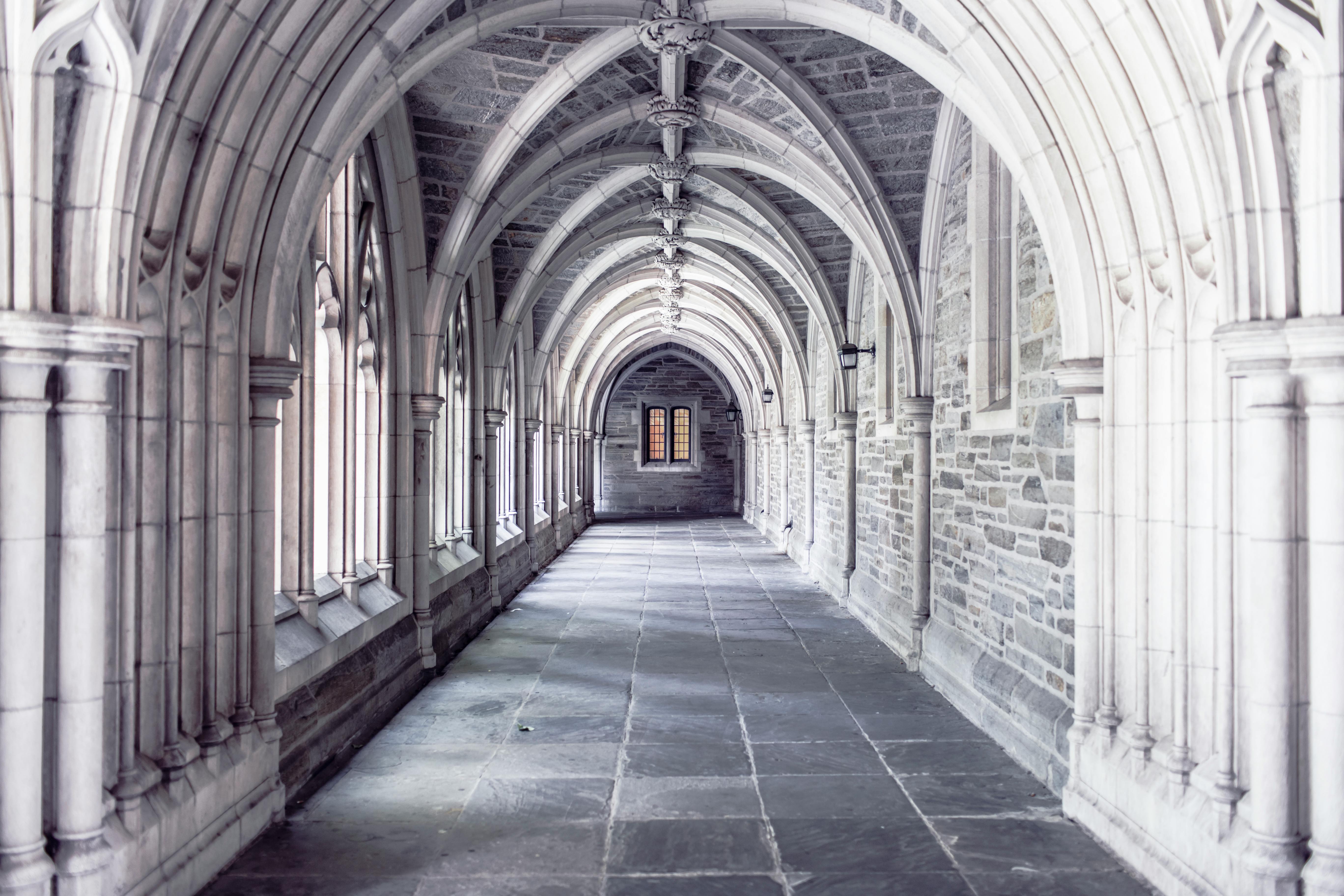 Photo of a monastery. | Photo: Pexels