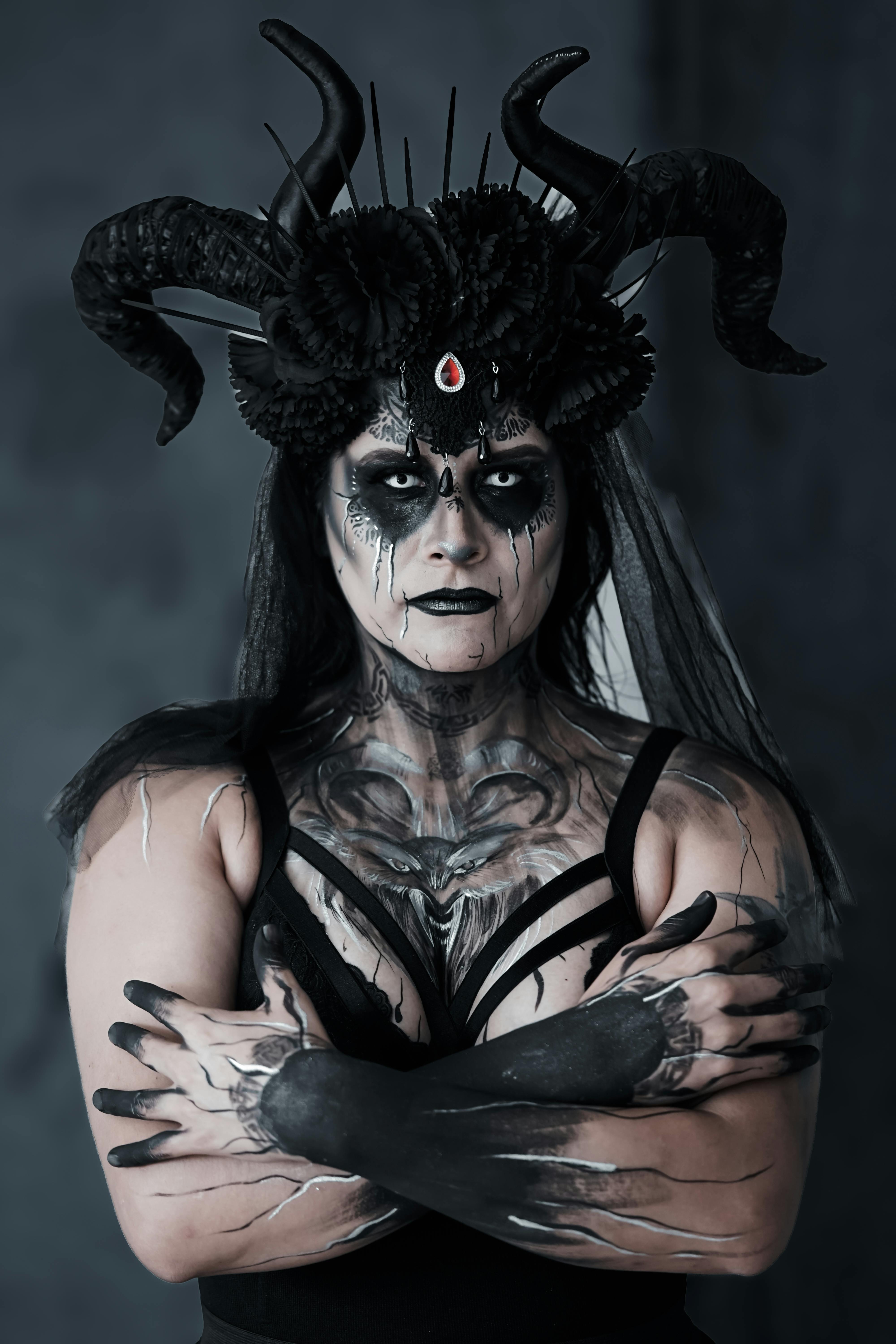 grátis Retrato Dramático De Cosplay Feminino Gótico Foto profissional