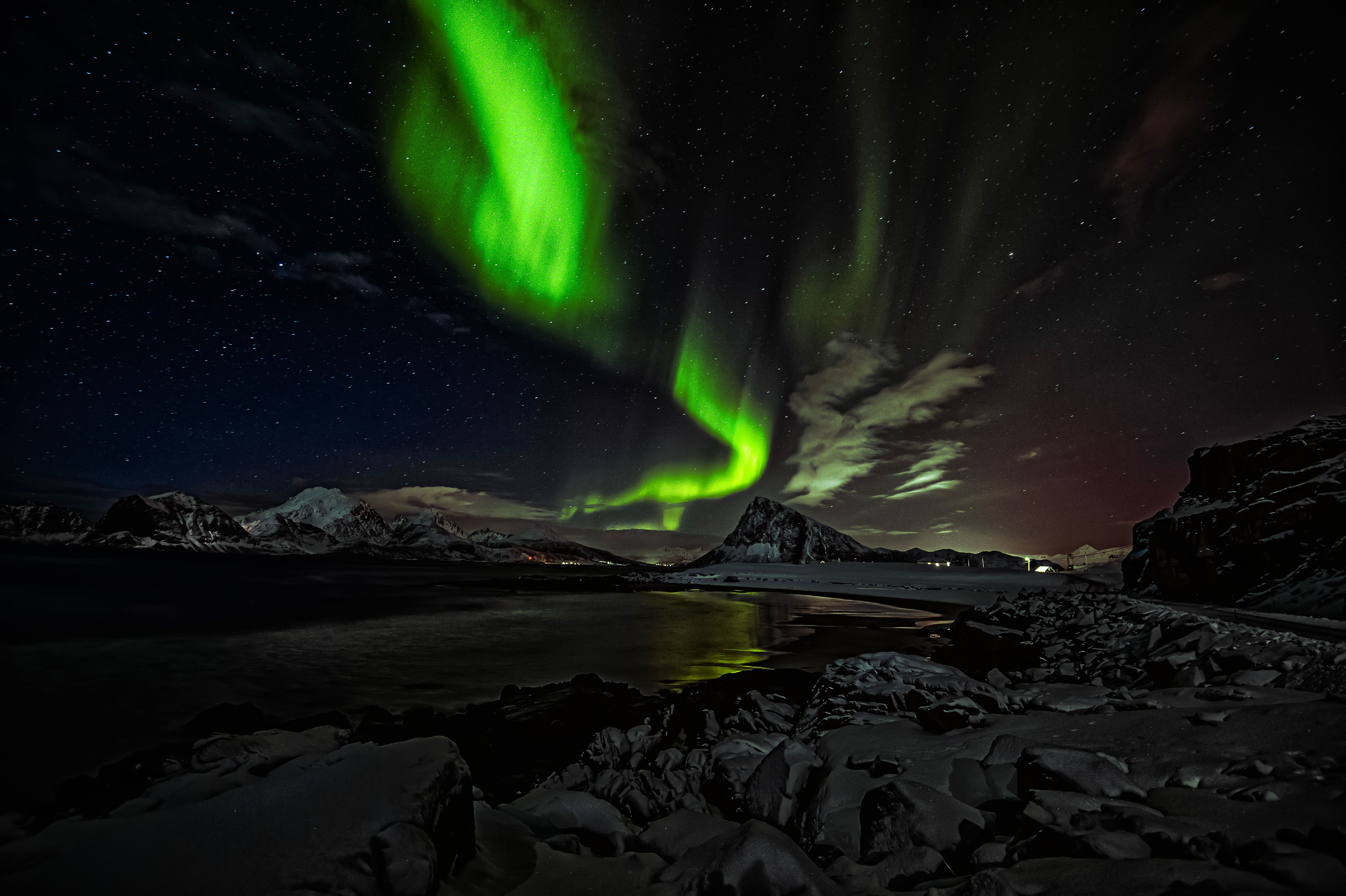 Stunning Northern Lights Over Snowy Landscape · Free Stock Photo