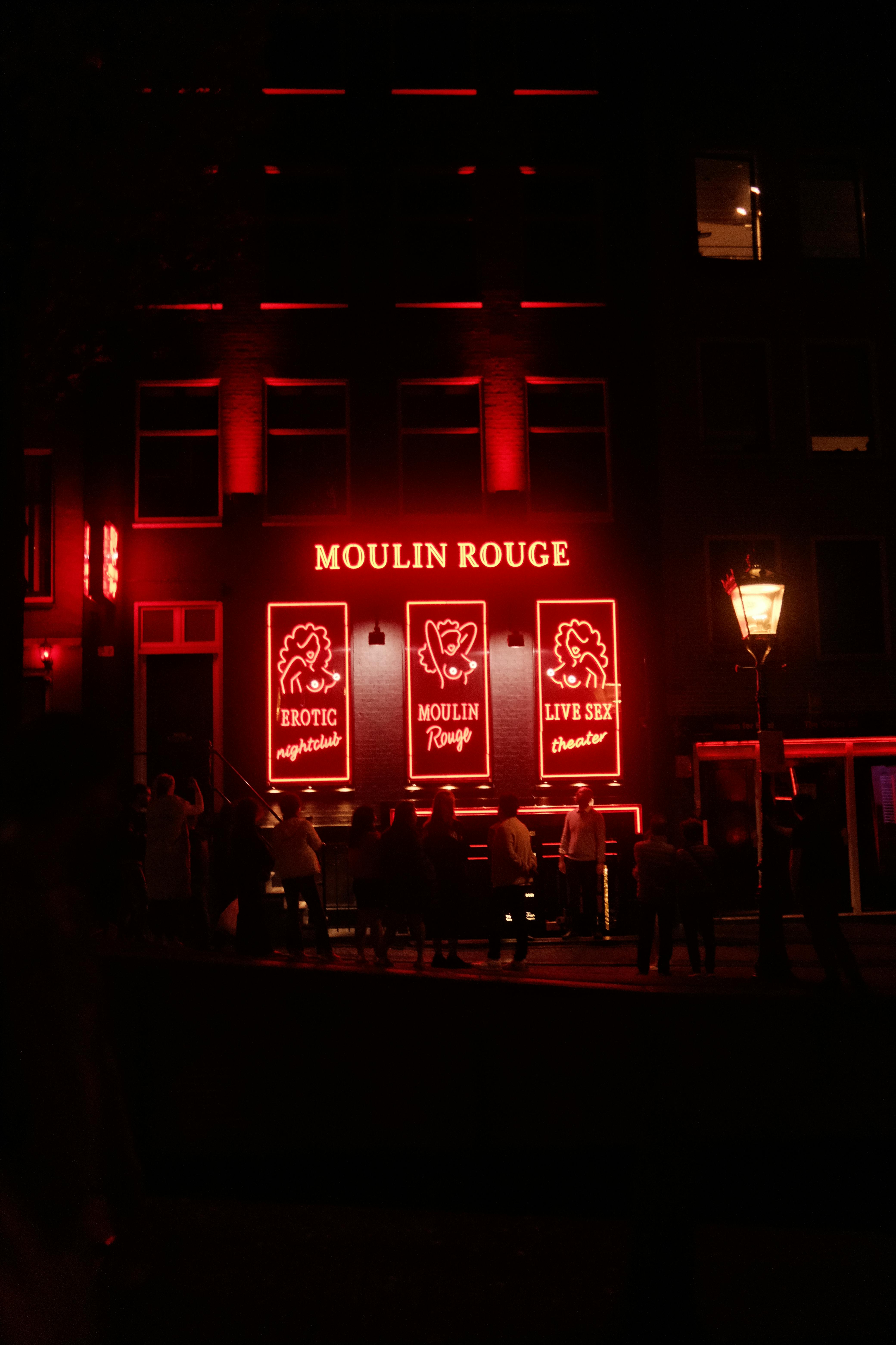 ingyenes Moulin Rouge éjszakai Jelenet Amszterdamban Stockfotó
