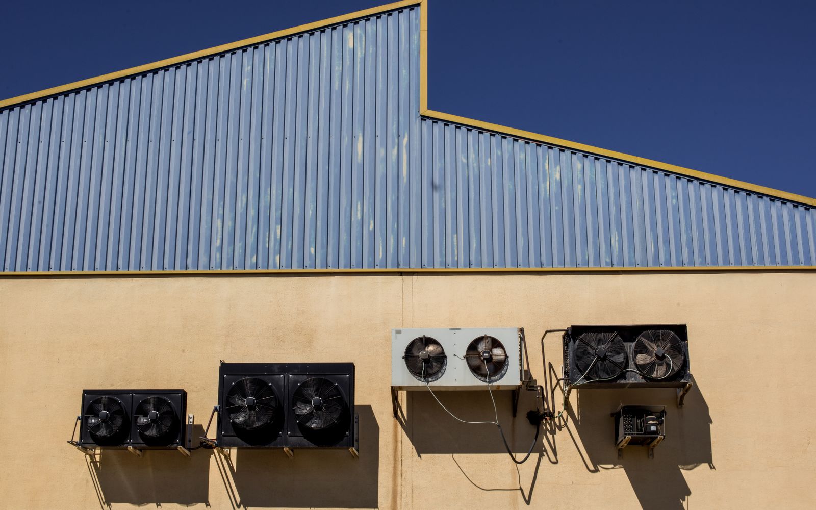 Commercial air conditioning units maintained in Dubai