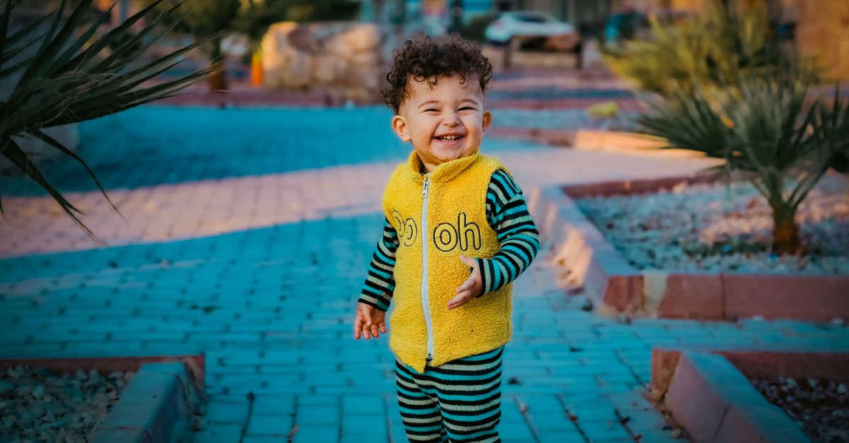 Les Couleurs Tendance pour Habiller Bébé au Printemps