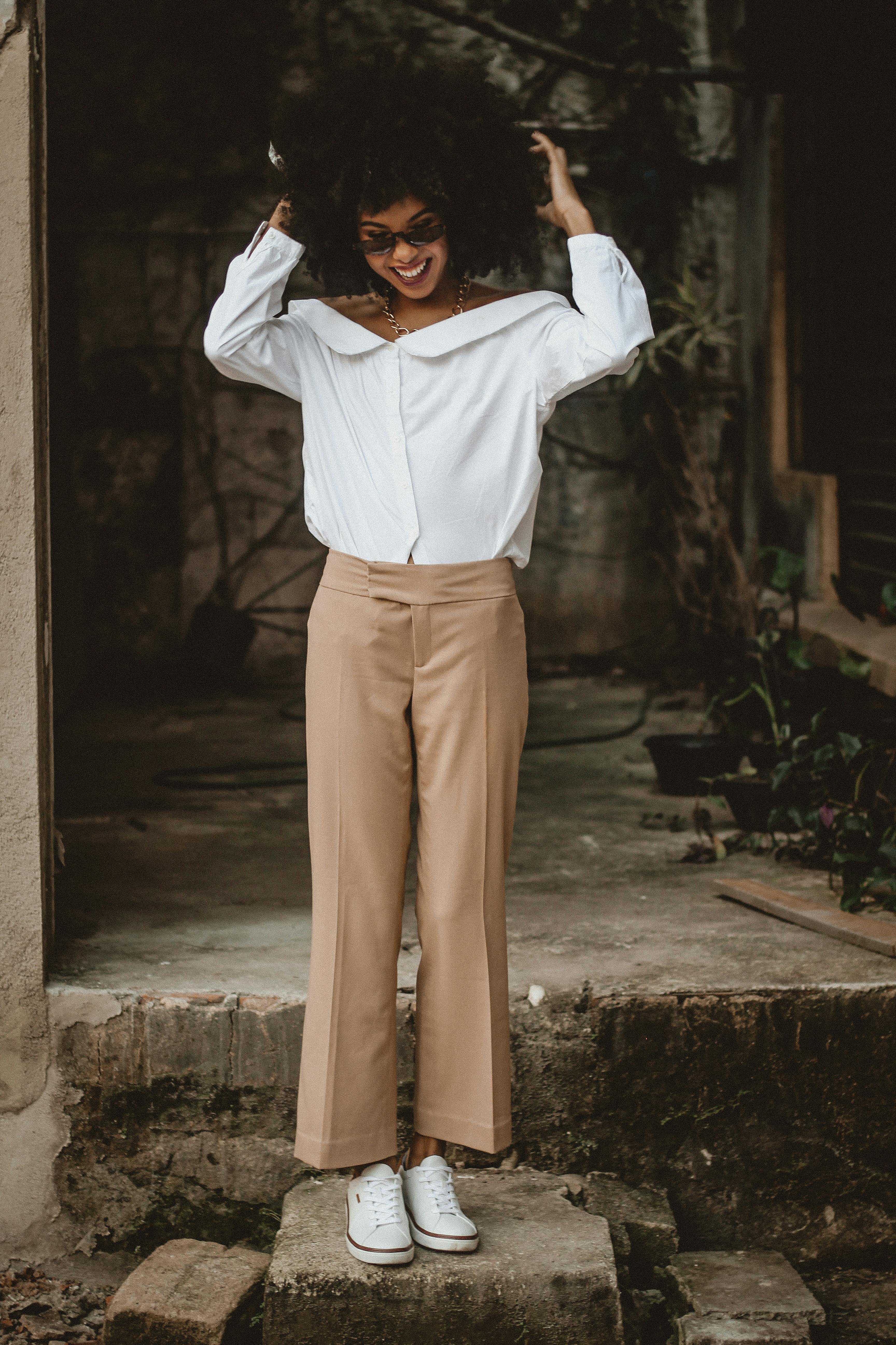 How To Wear Pleated Pants: 6 Chic Pleated Pant Outfits