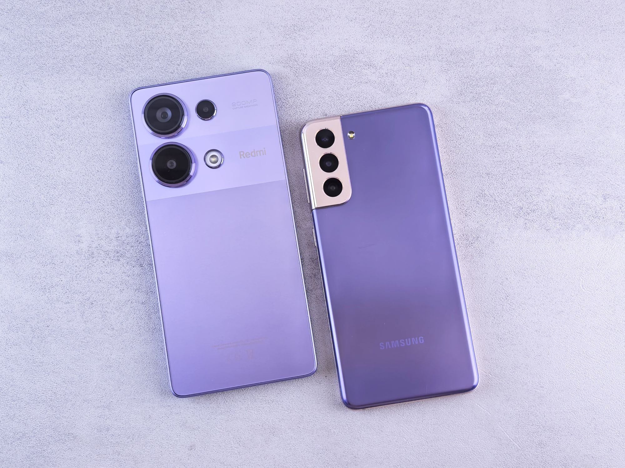 Side-by-Side Comparison of Two Smartphones · Free Stock Photo
